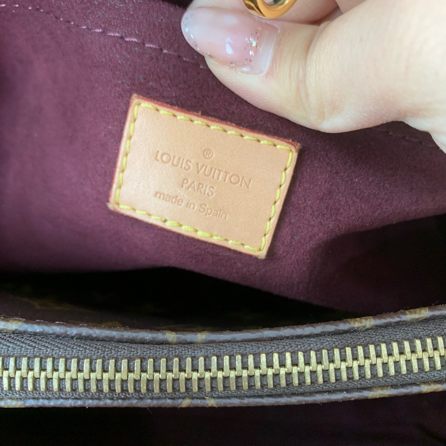 Louis Vuitton - Montaigne - Leather - Brown - (medium)