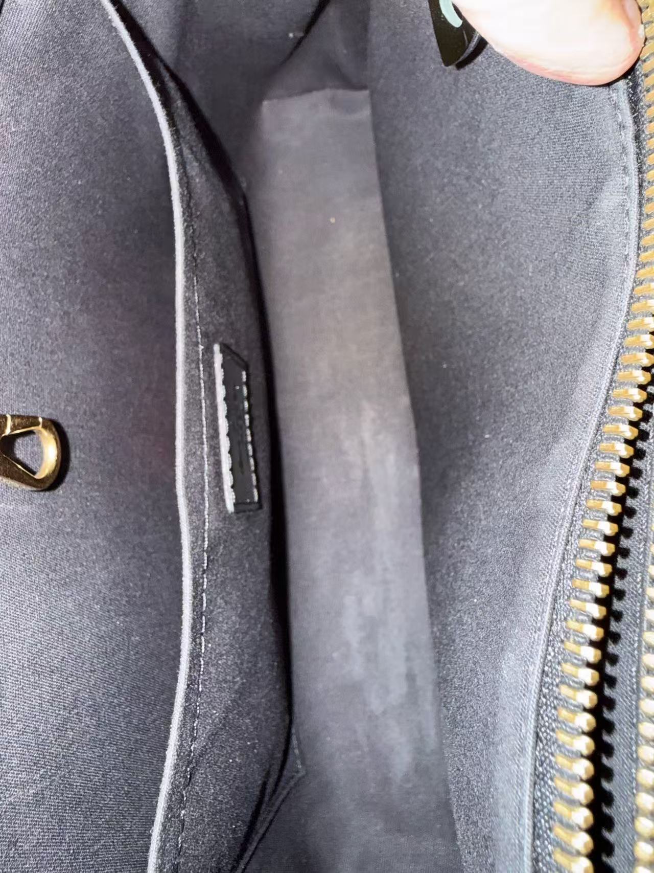 Louis Vuitton - Montaigne - Patent leather - Black - (medium)