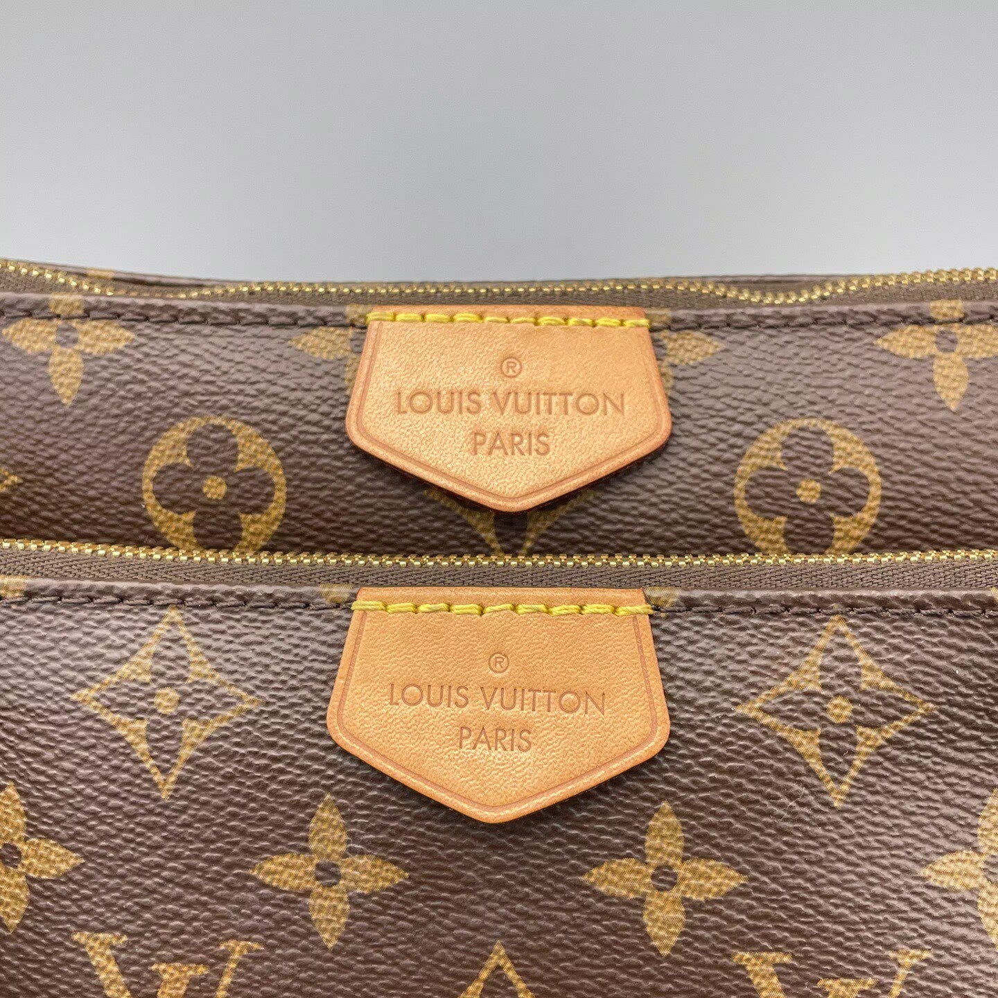 Louis Vuitton - Multi Pochette Accessoires - Coated canvas with natural cowhide leather trim - Brown with Green Strap and Gold-Tone Hardware - (small)