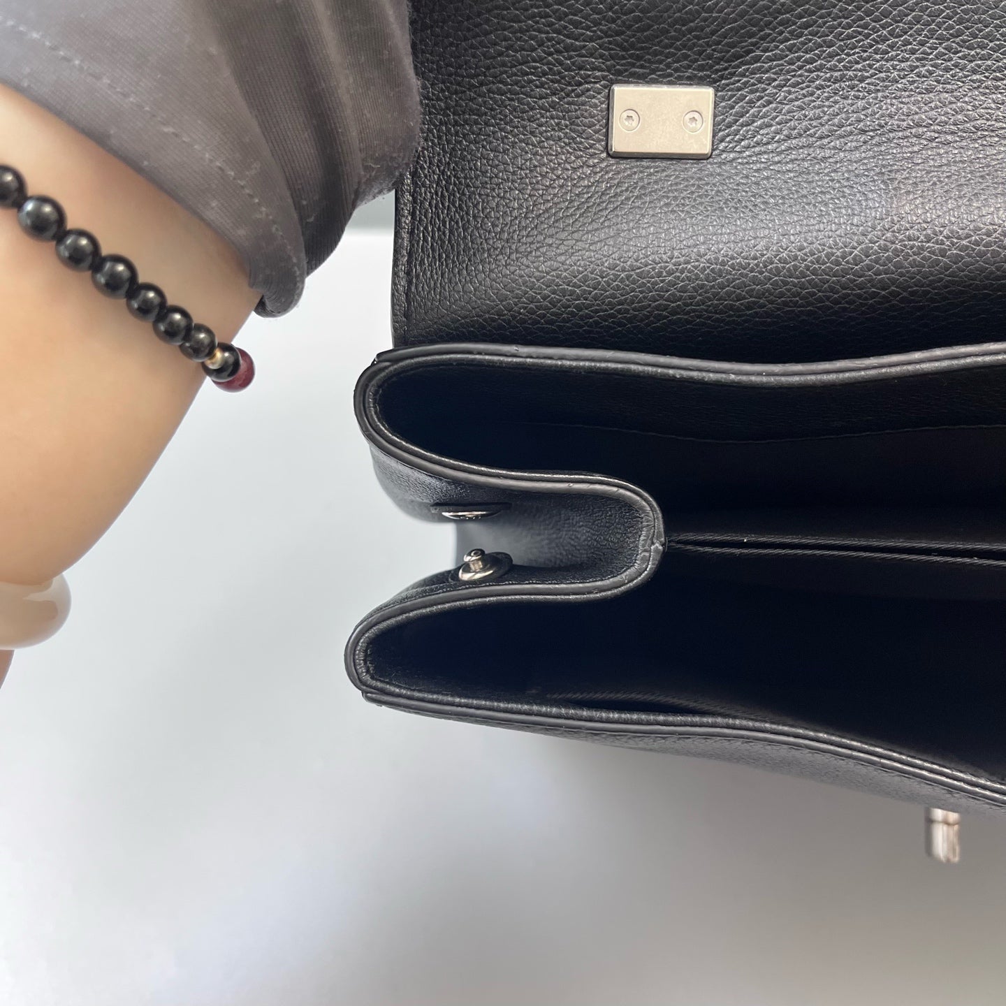 Louis Vuitton Mylockme Grained Leather Black - view 8