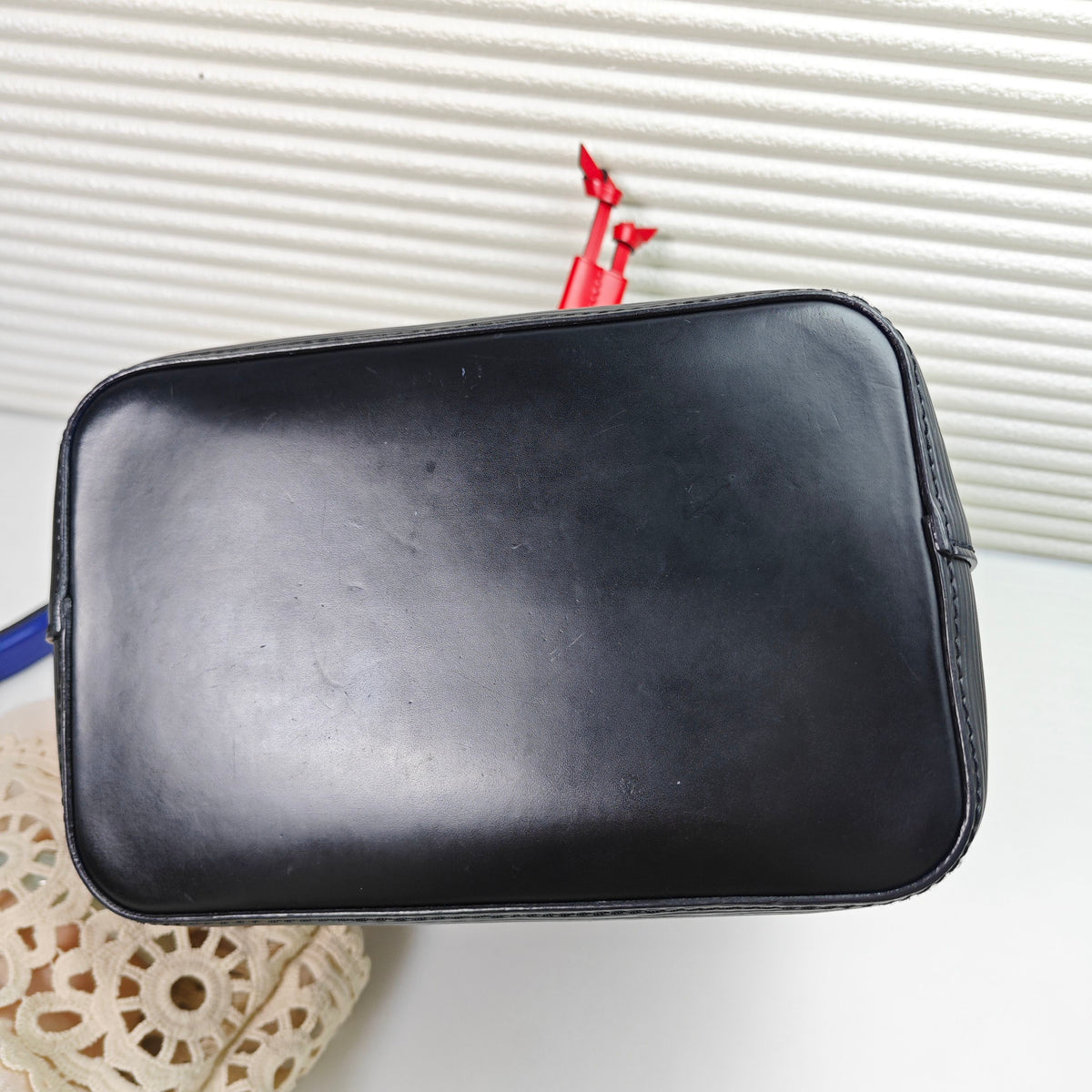 Louis Vuitton - NeoNoe BB - Leather - Black - (mini)