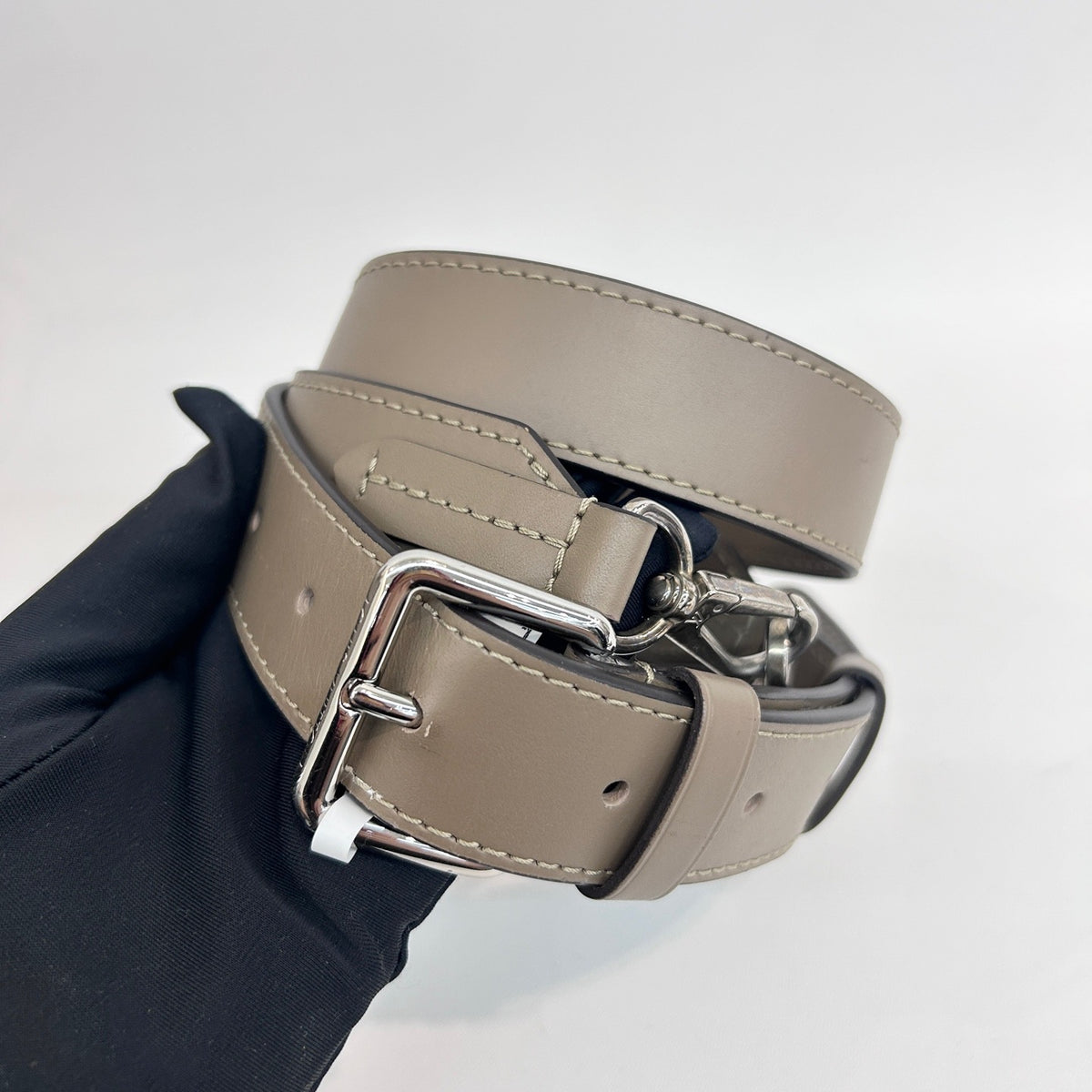 Louis Vuitton - NeoNoe - Leather - Grey