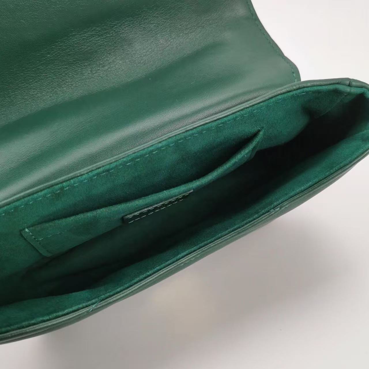 Louis Vuitton - New Wave Chain Bag M58664 - Calfskin leather - Green with Gold-Tone Hardware - (small)