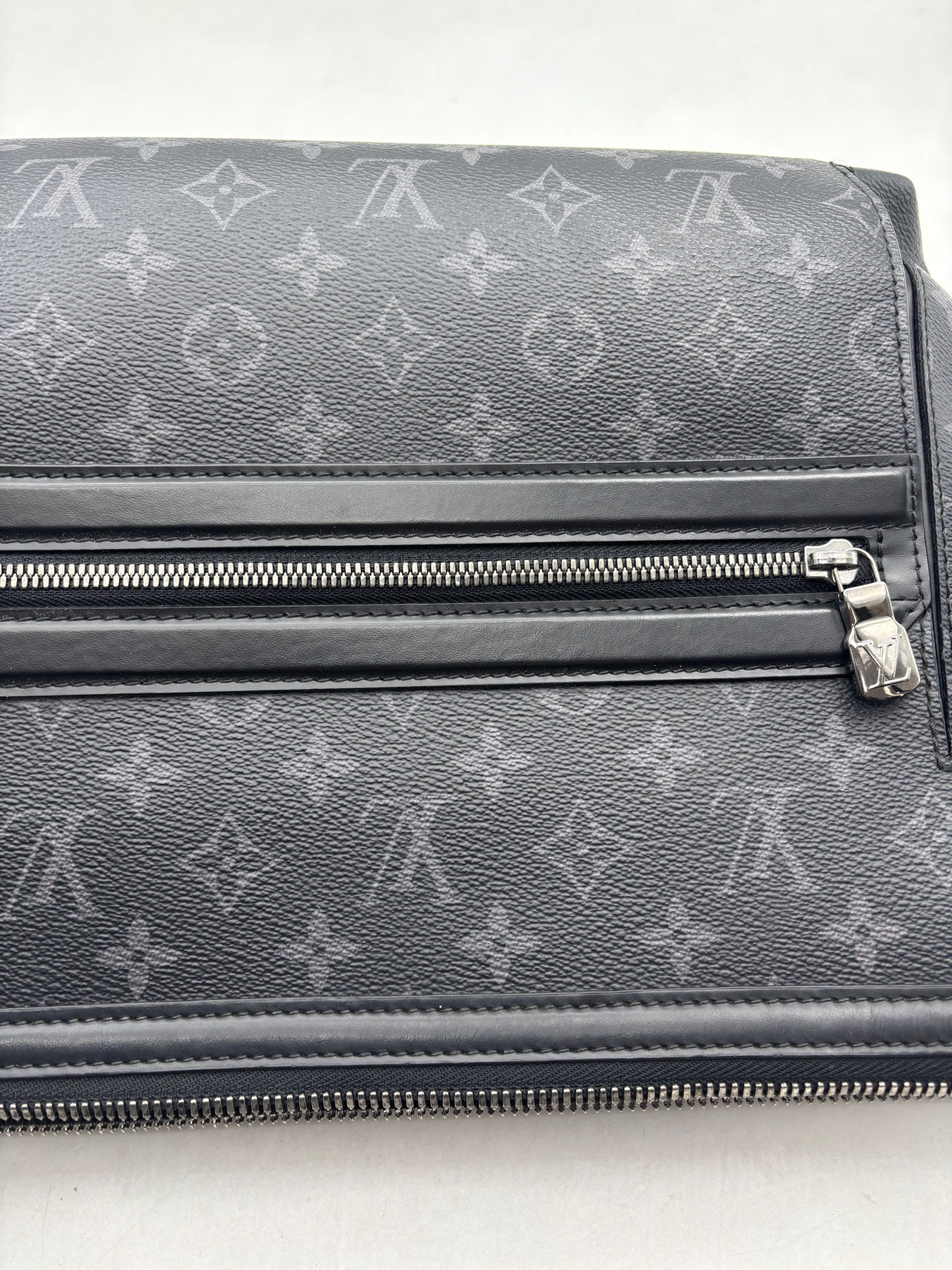 Louis Vuitton - Odyssee - Leather - Black - (medium)