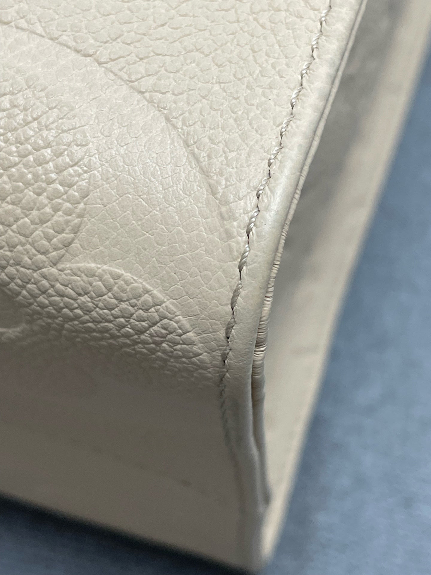 Louis Vuitton - OnTheGo - Leather - Beige - (medium)