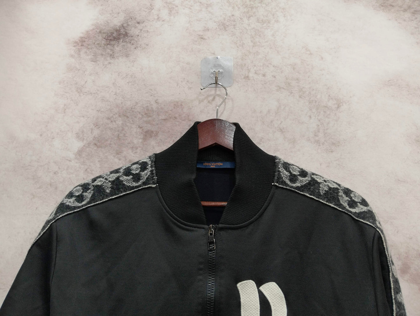 Louis Vuitton - Other - Cloth - Black - (M)