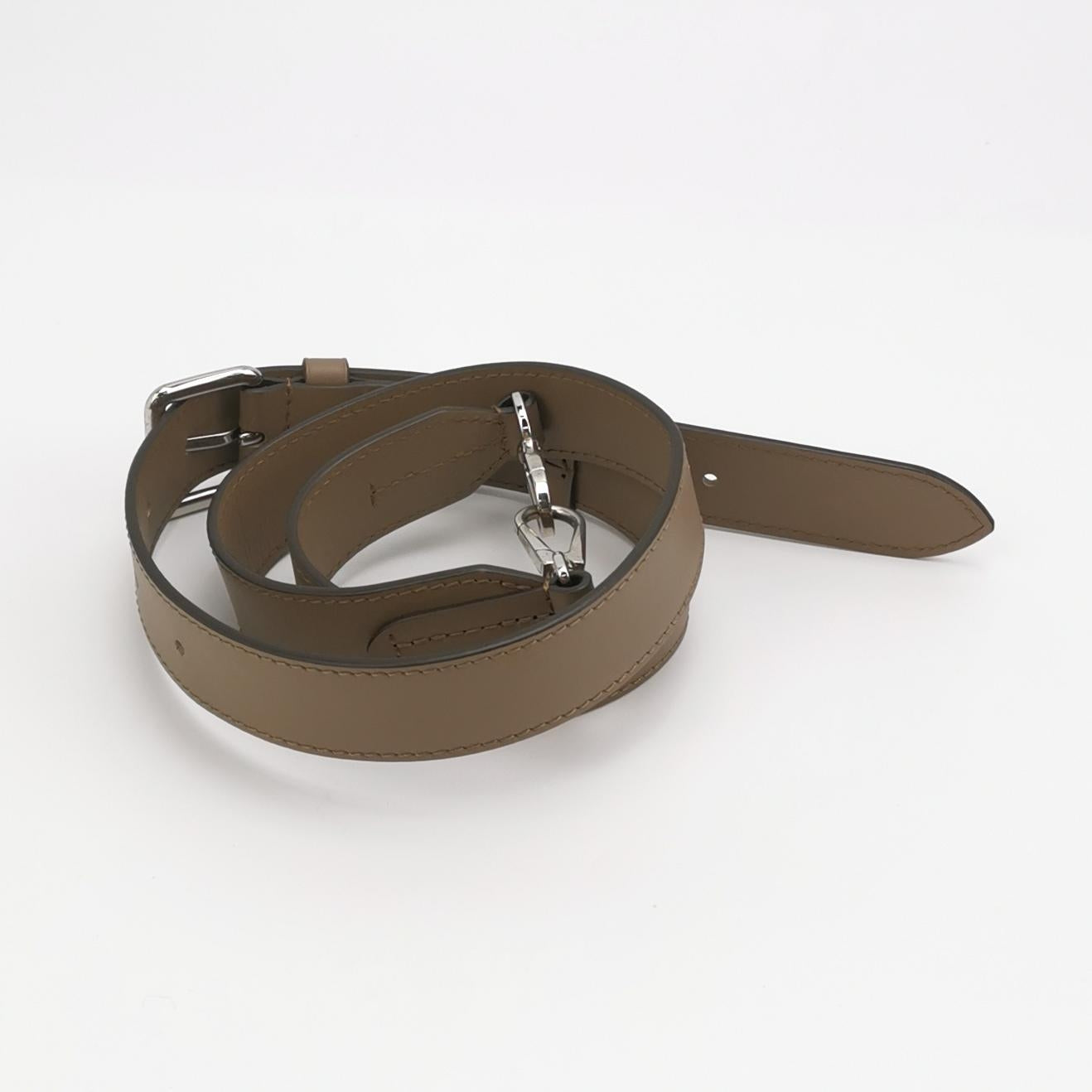 Louis Vuitton - Other - Leather - Beige - (medium)
