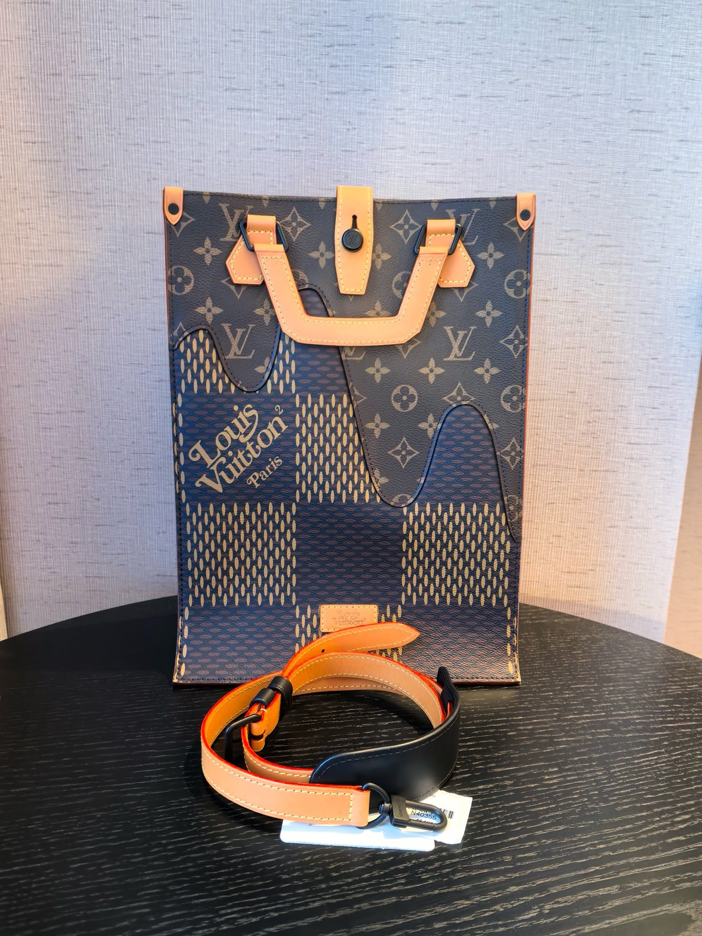 Louis Vuitton - Other - Leather - Brown - (medium)
