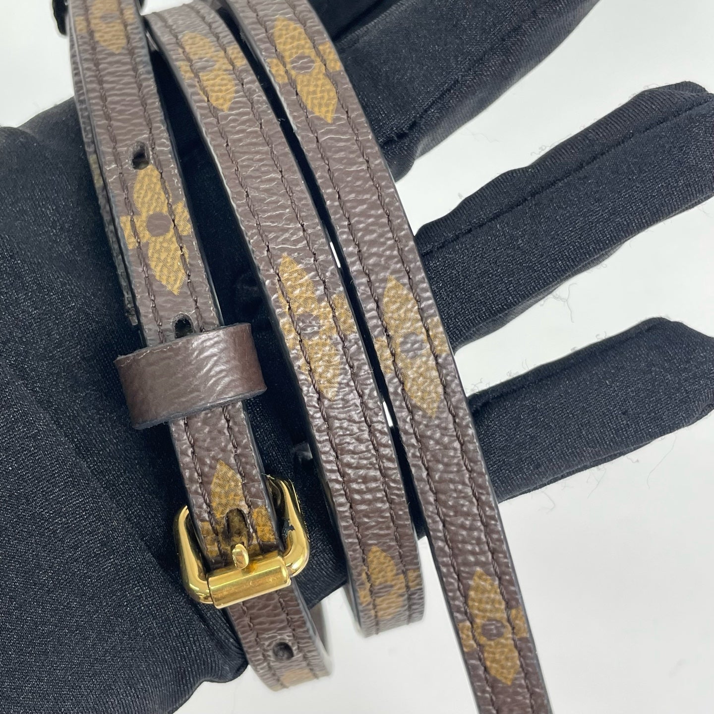 Louis Vuitton - Other - Leather - Brown - (medium)