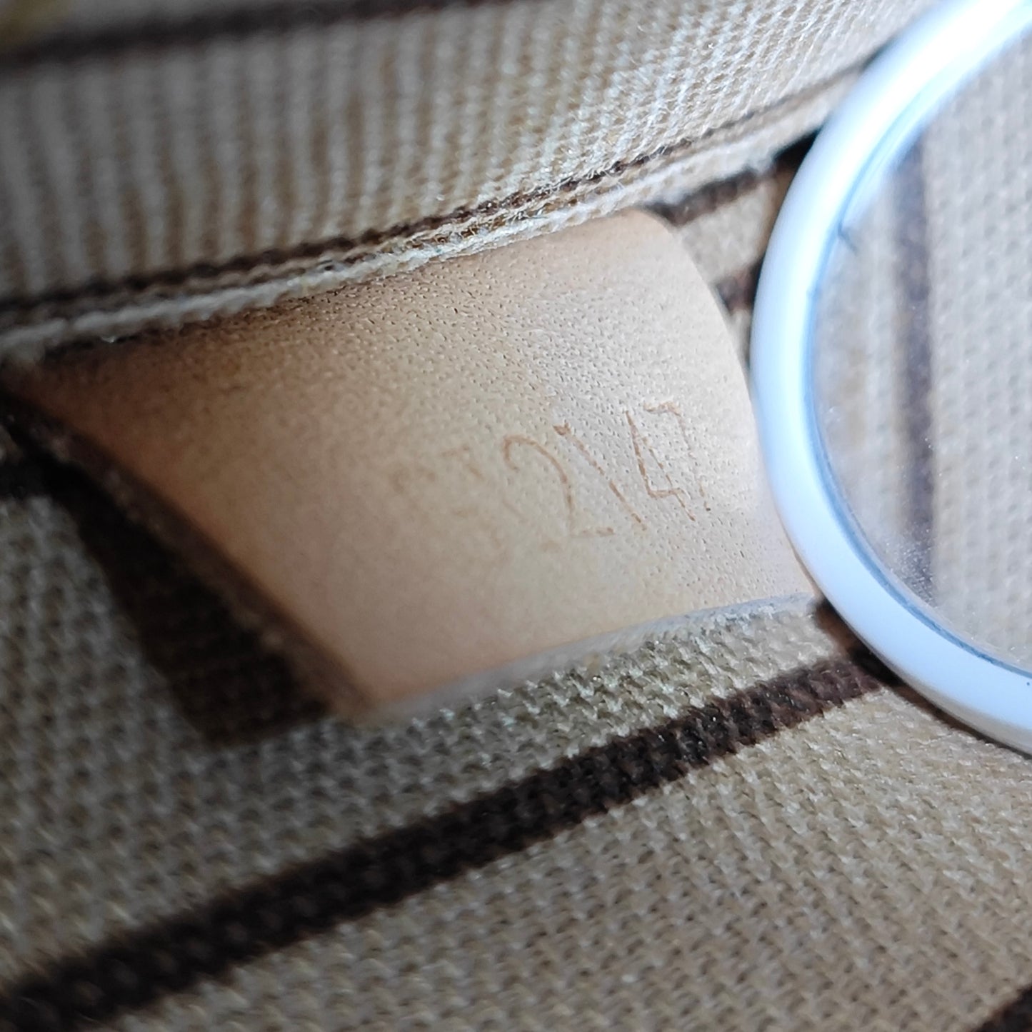 Louis Vuitton - Other - Leather - Brown - (small)