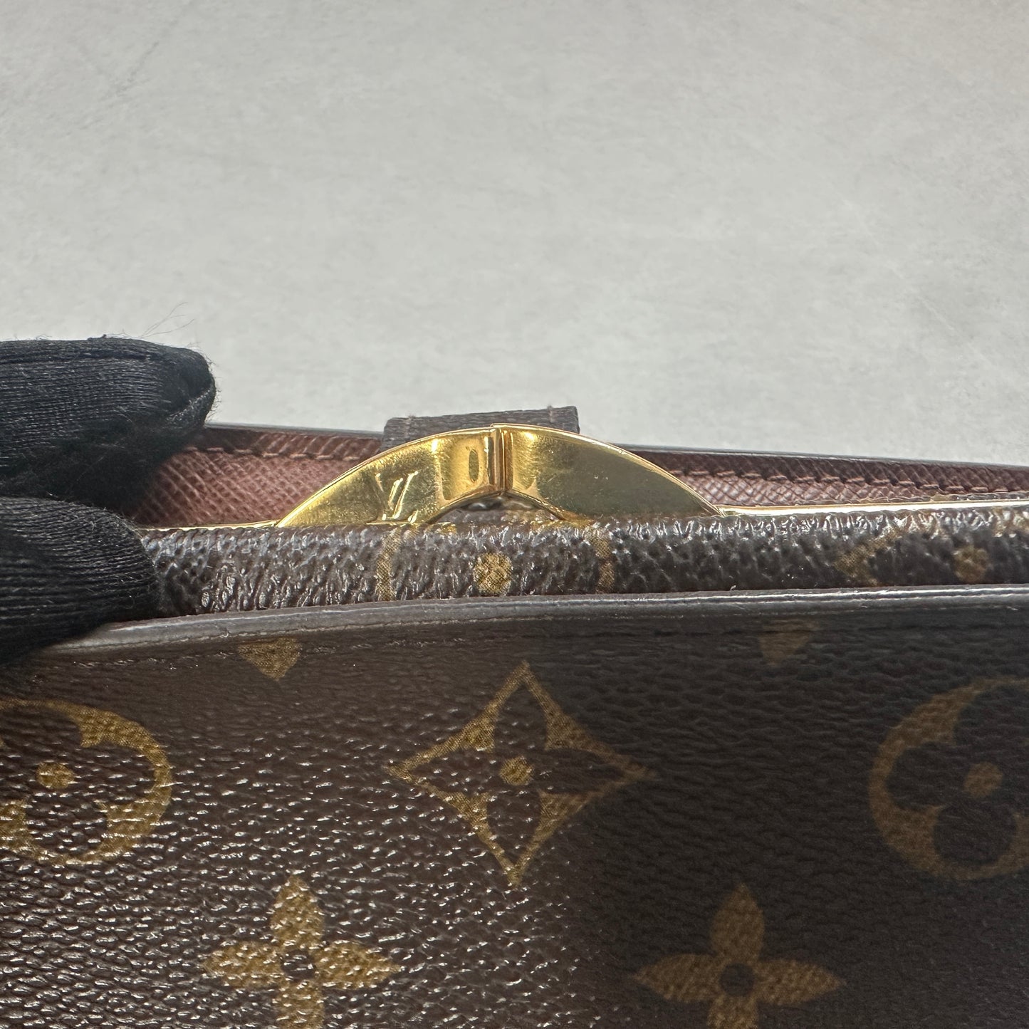 Louis Vuitton - Other - Leather - Brown - (small)