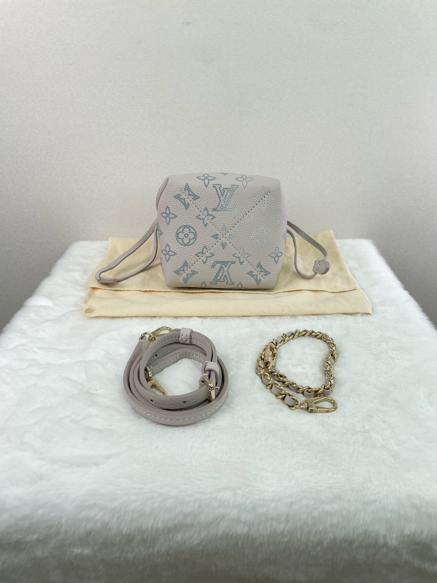 Louis Vuitton - Other - Leather - Grey - (mini)