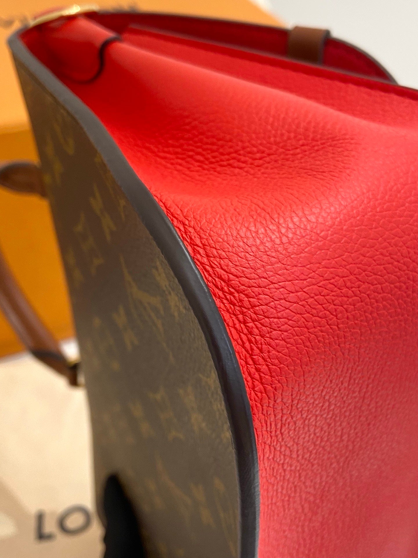Louis Vuitton - Other - Leather - Multicolour - (medium)