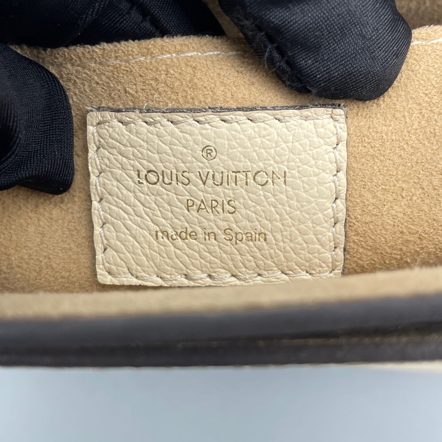 Louis Vuitton - Other - Leather - Multicolour - (Medium)