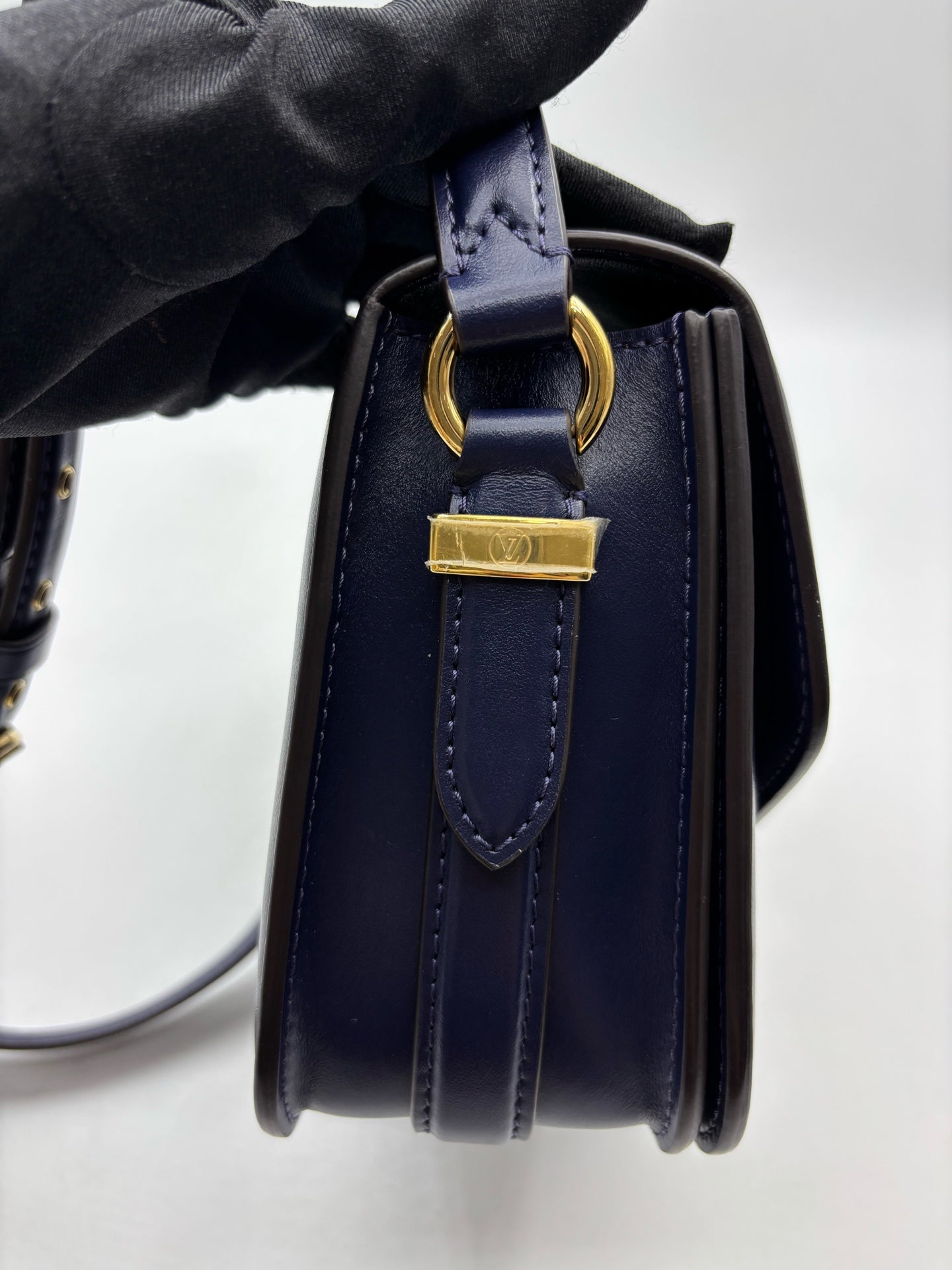 Louis Vuitton - Other - Leather - Navy - (medium)