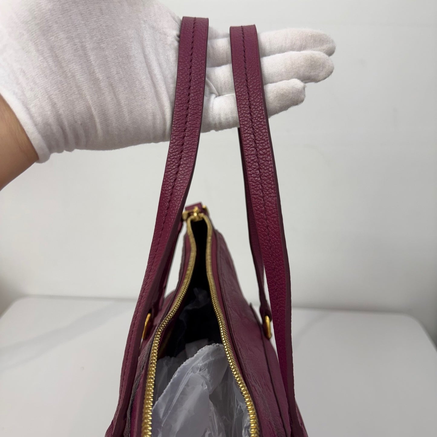 Louis Vuitton - Other - Leather - Purple - (medium)