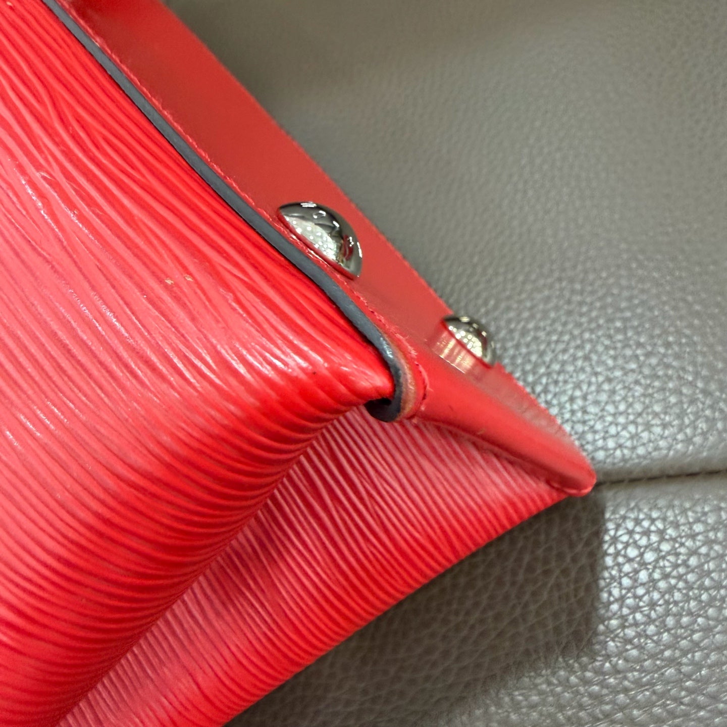 Louis Vuitton - Other - Leather - Red - (medium)