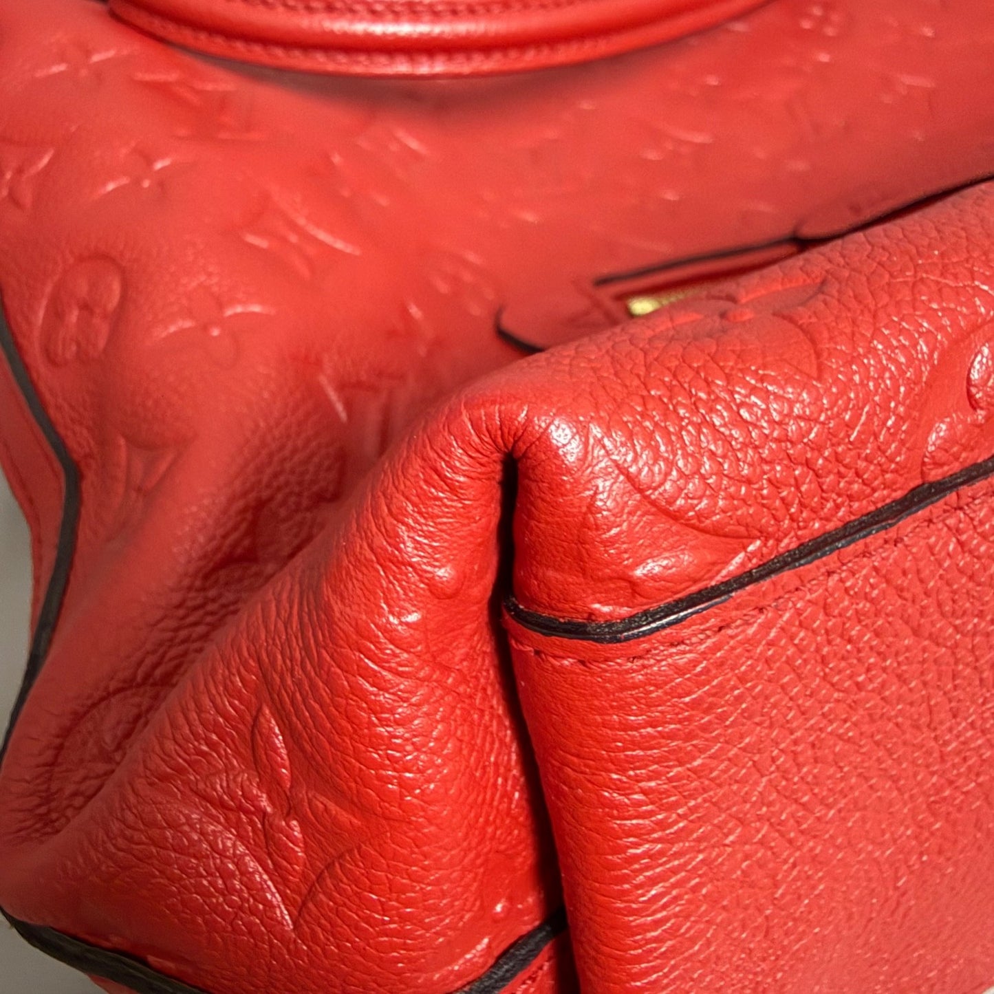 Louis Vuitton - Other - Leather - Red - (medium)