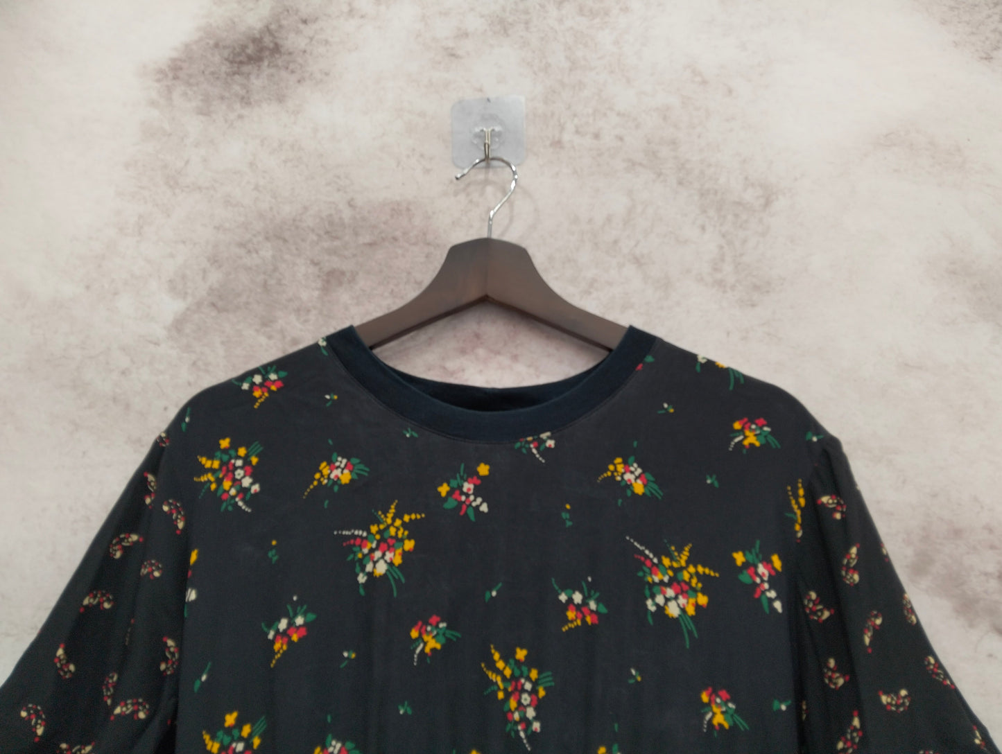 Louis Vuitton - Other - Silk - Black - (L)