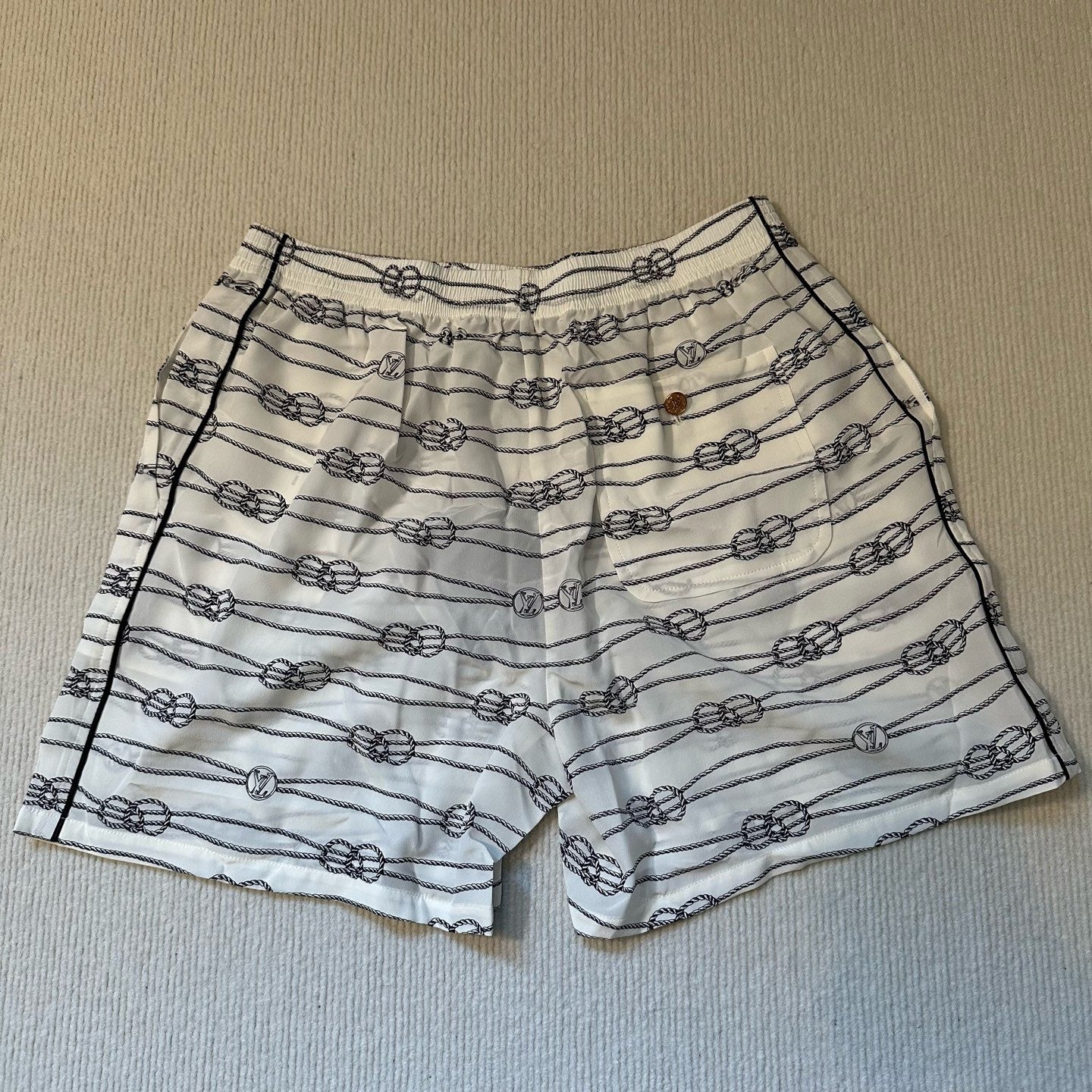 Louis Vuitton - Other - Silk - White - (38)