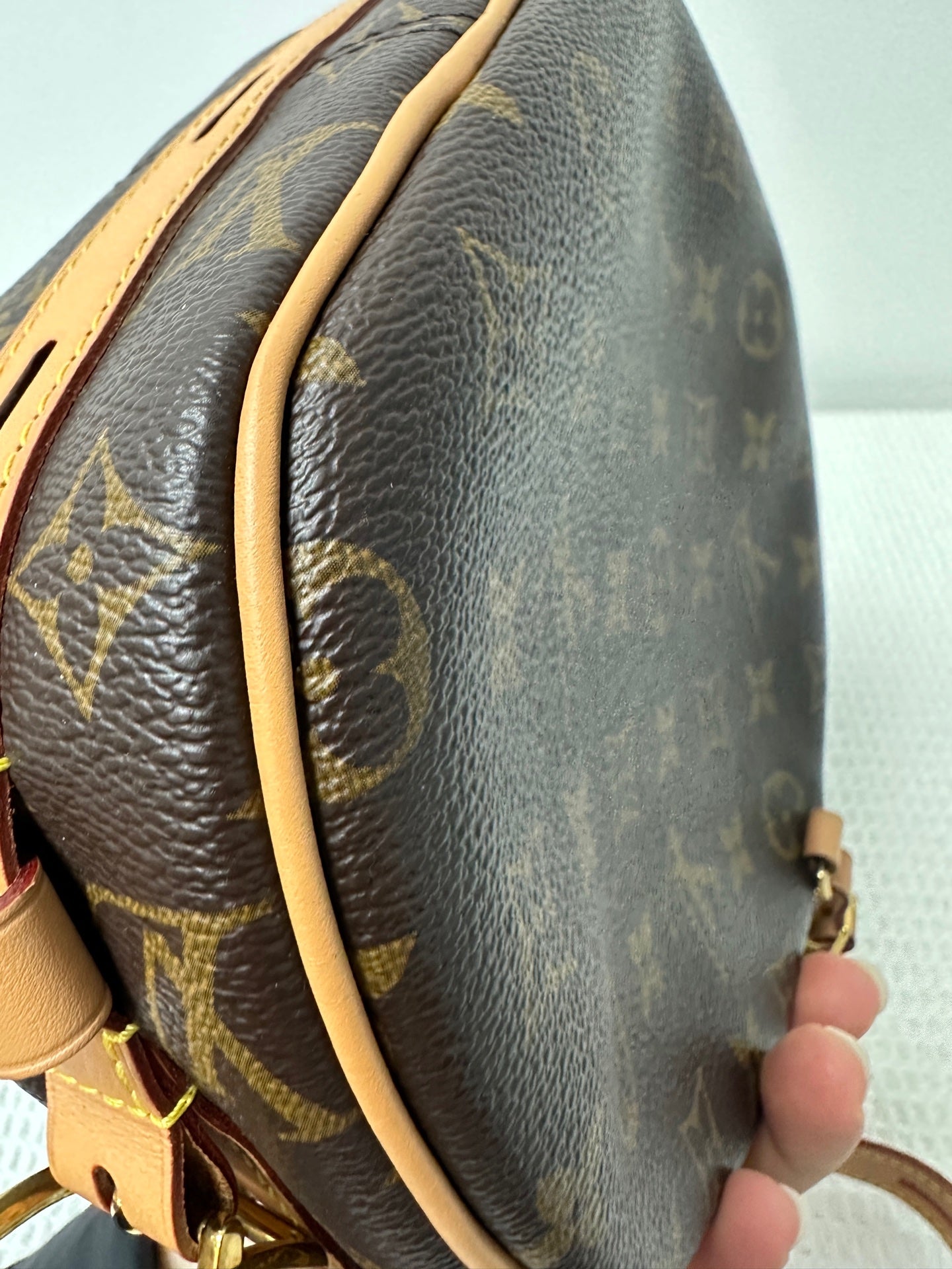 Louis Vuitton - Other - Synthetic - Brown - (large)