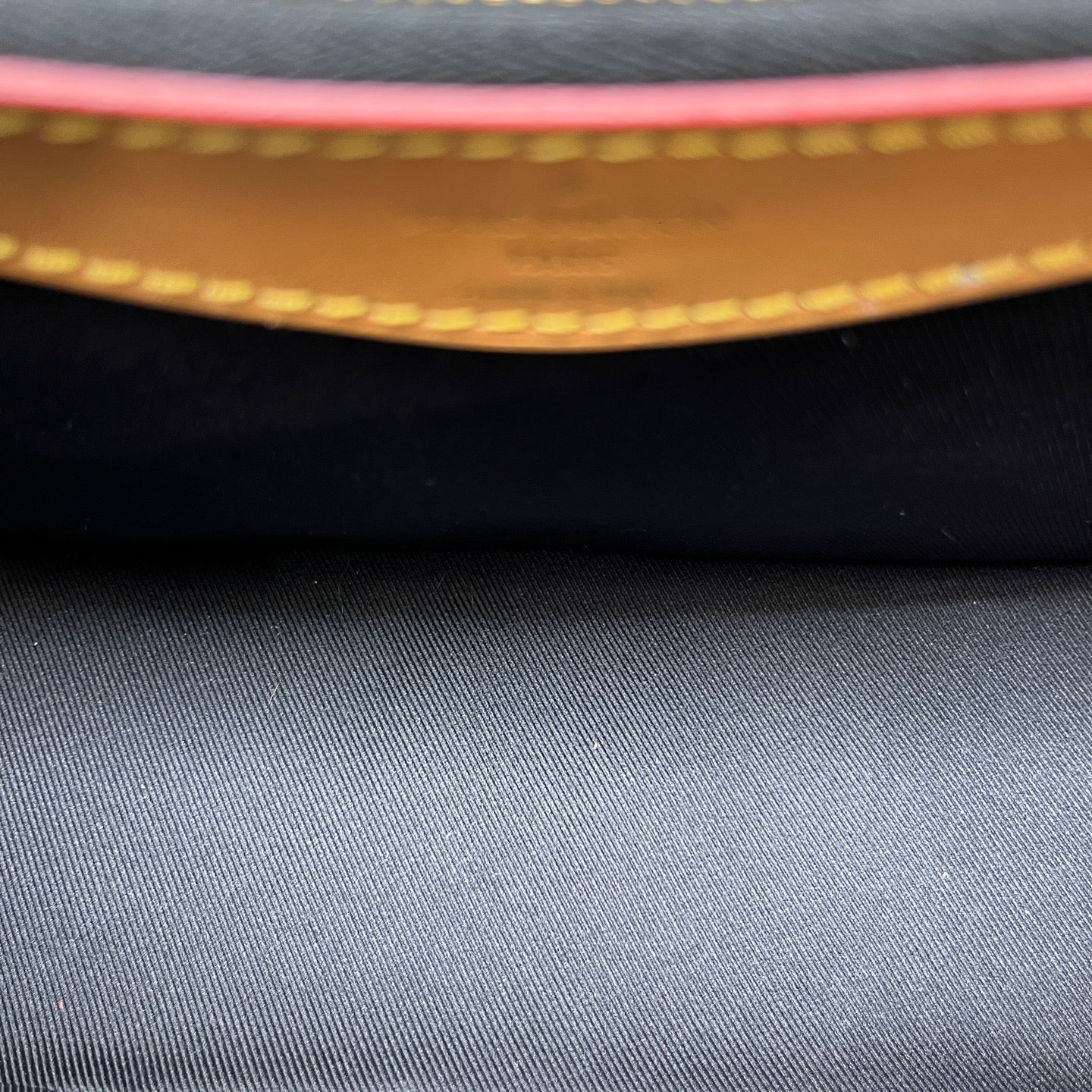 Louis Vuitton - Other - Synthetic - Brown - (Small)