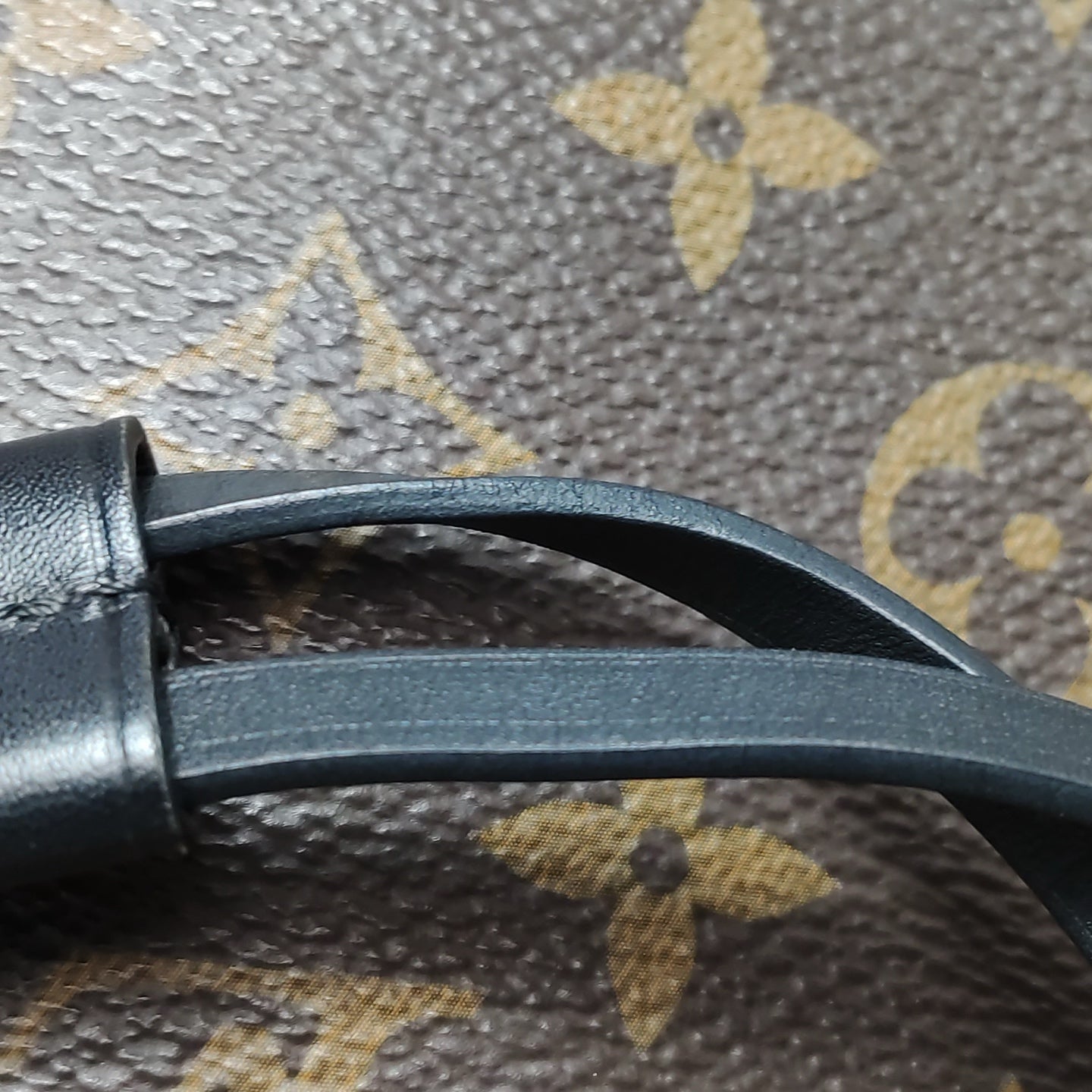 Louis Vuitton - Other - Synthetic - Multicolour - (medium)