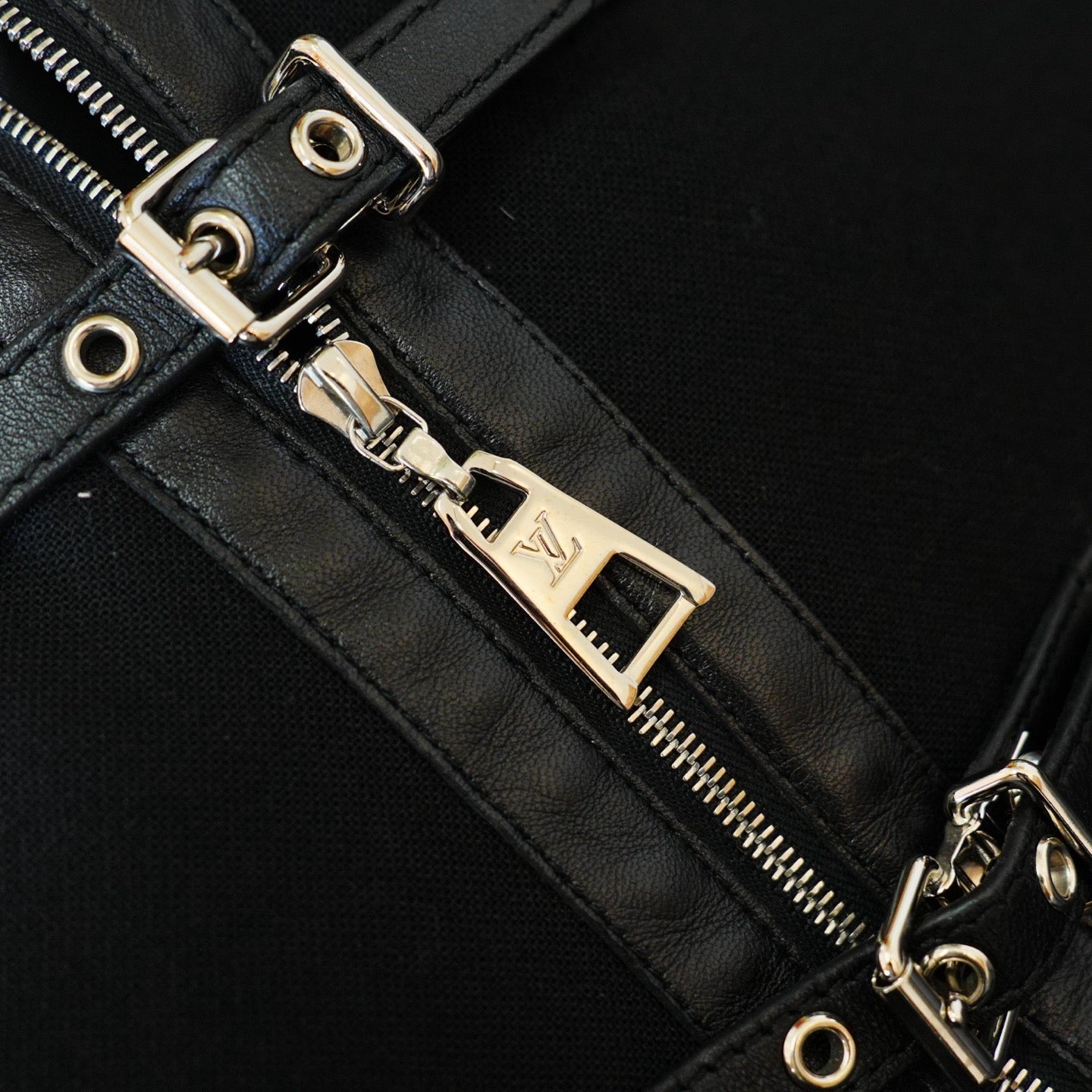 Louis Vuitton - Other - Wool - Black - (36)