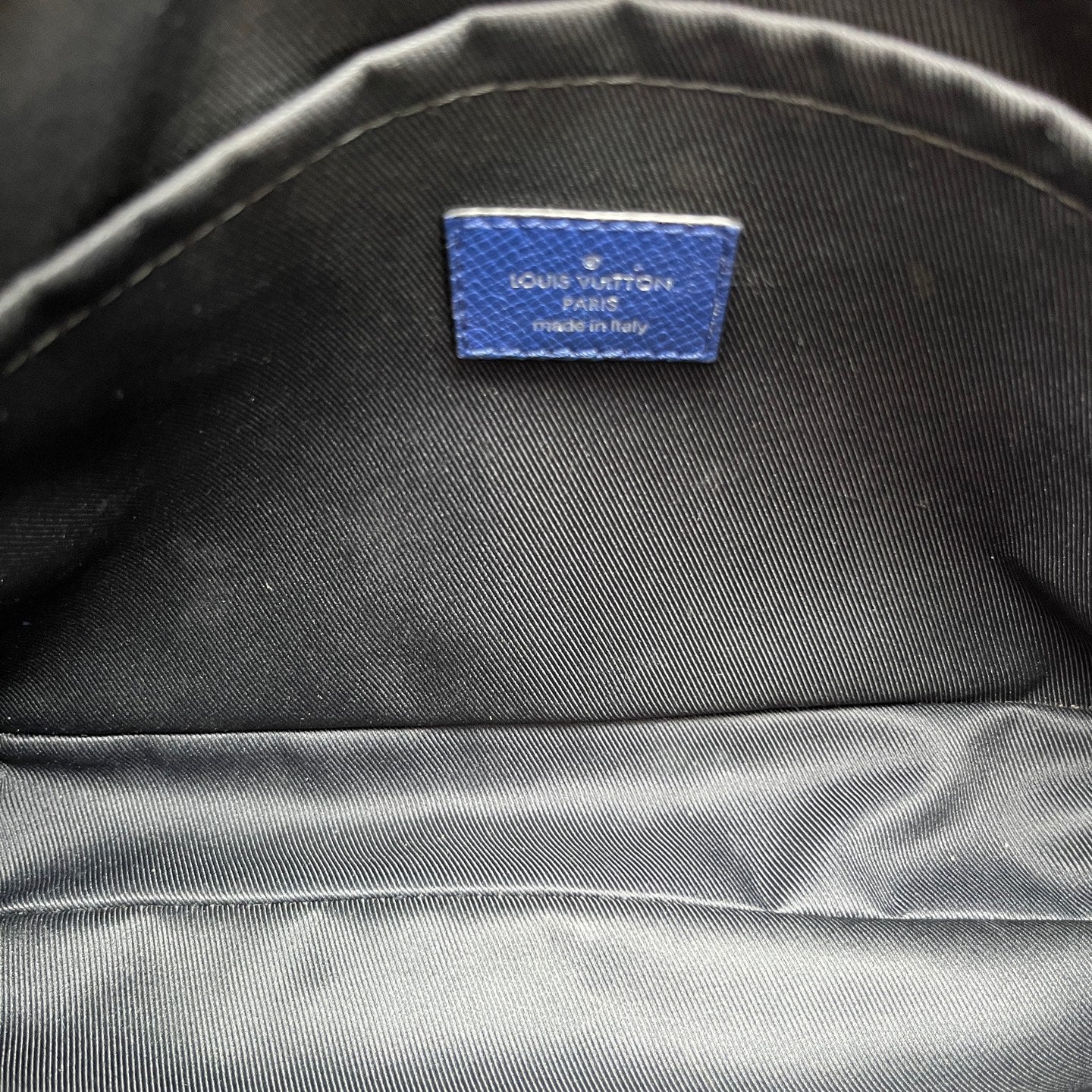 Louis Vuitton - Outdoor Messenger - Leather - Blue - (Small)