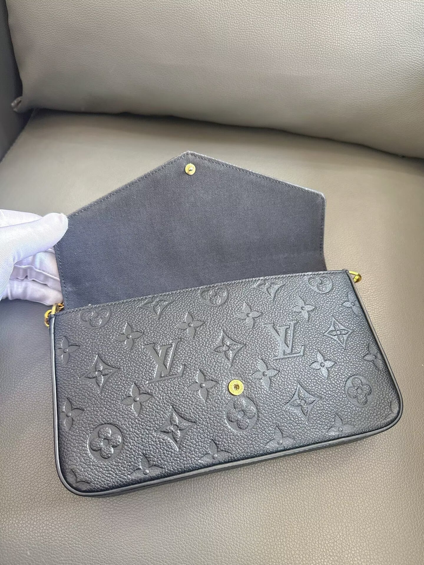 Louis Vuitton - Pochette Félicie - Embossed Monogram Empreinte leather - Black - (Small)