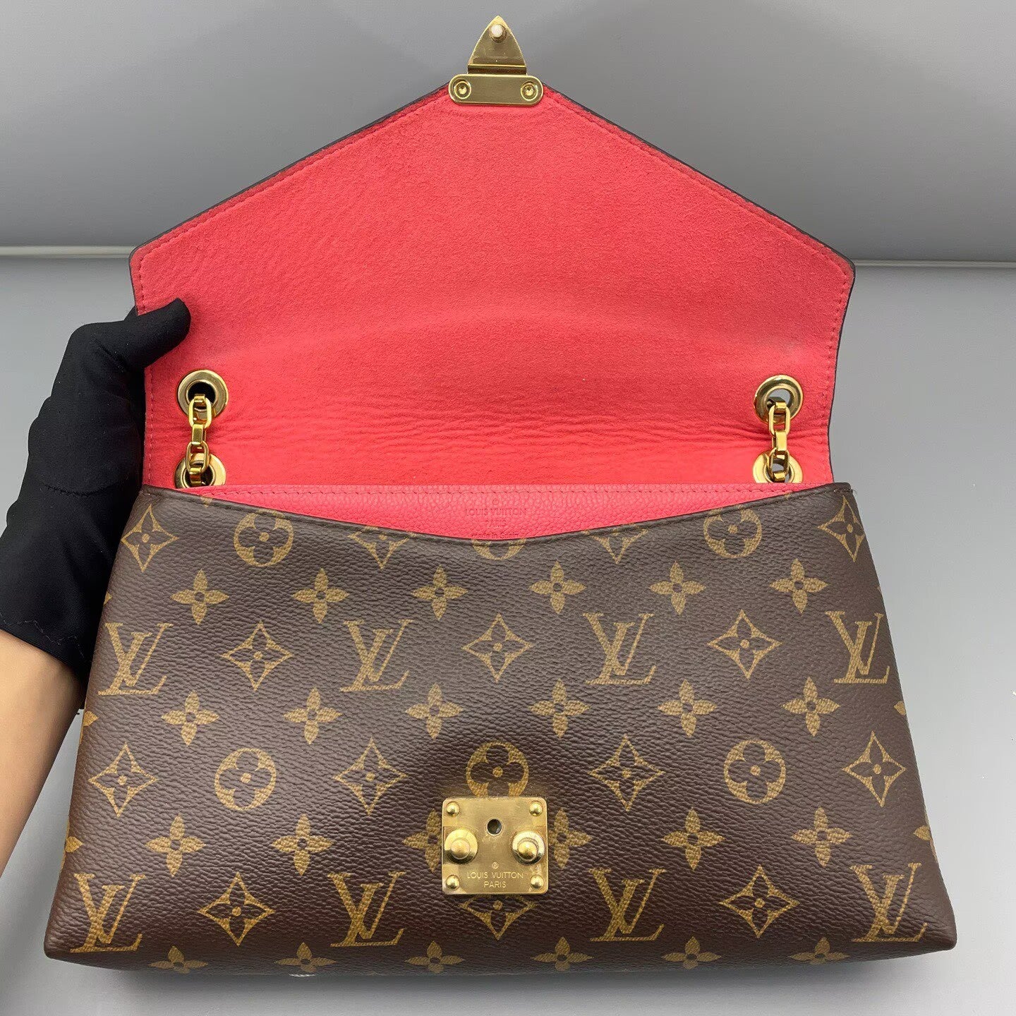 Louis Vuitton - Pochette Metis Chain Bag - Monogram coated canvas with leather trim - Brown, Pink - (medium)