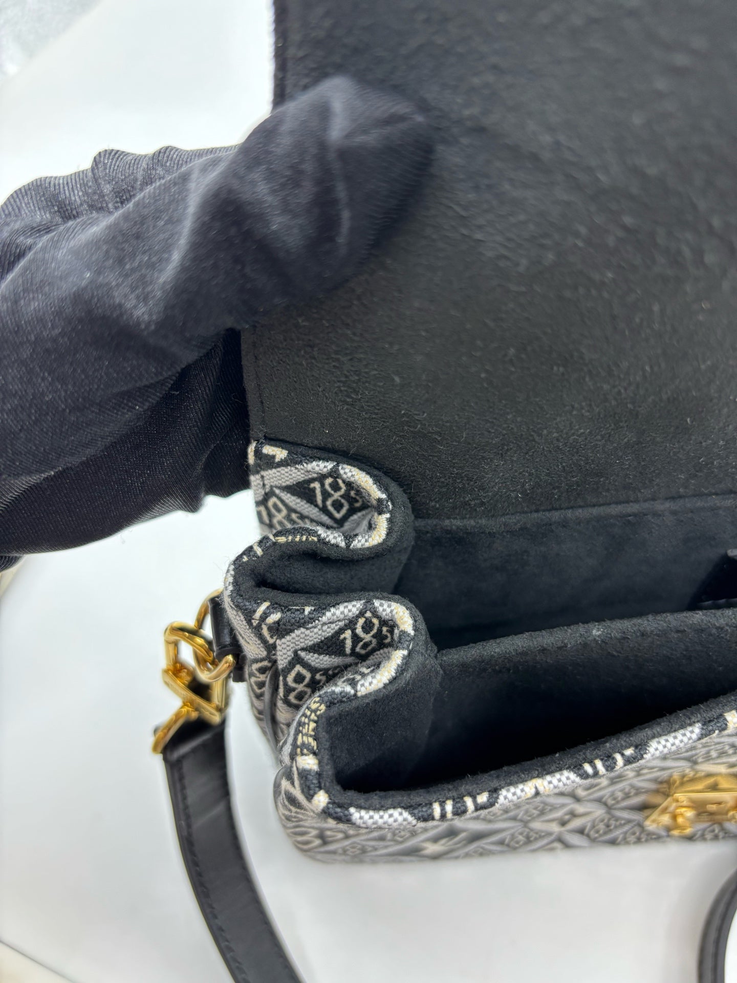 Louis Vuitton - Pochette Metis - Cloth - Black - (medium)