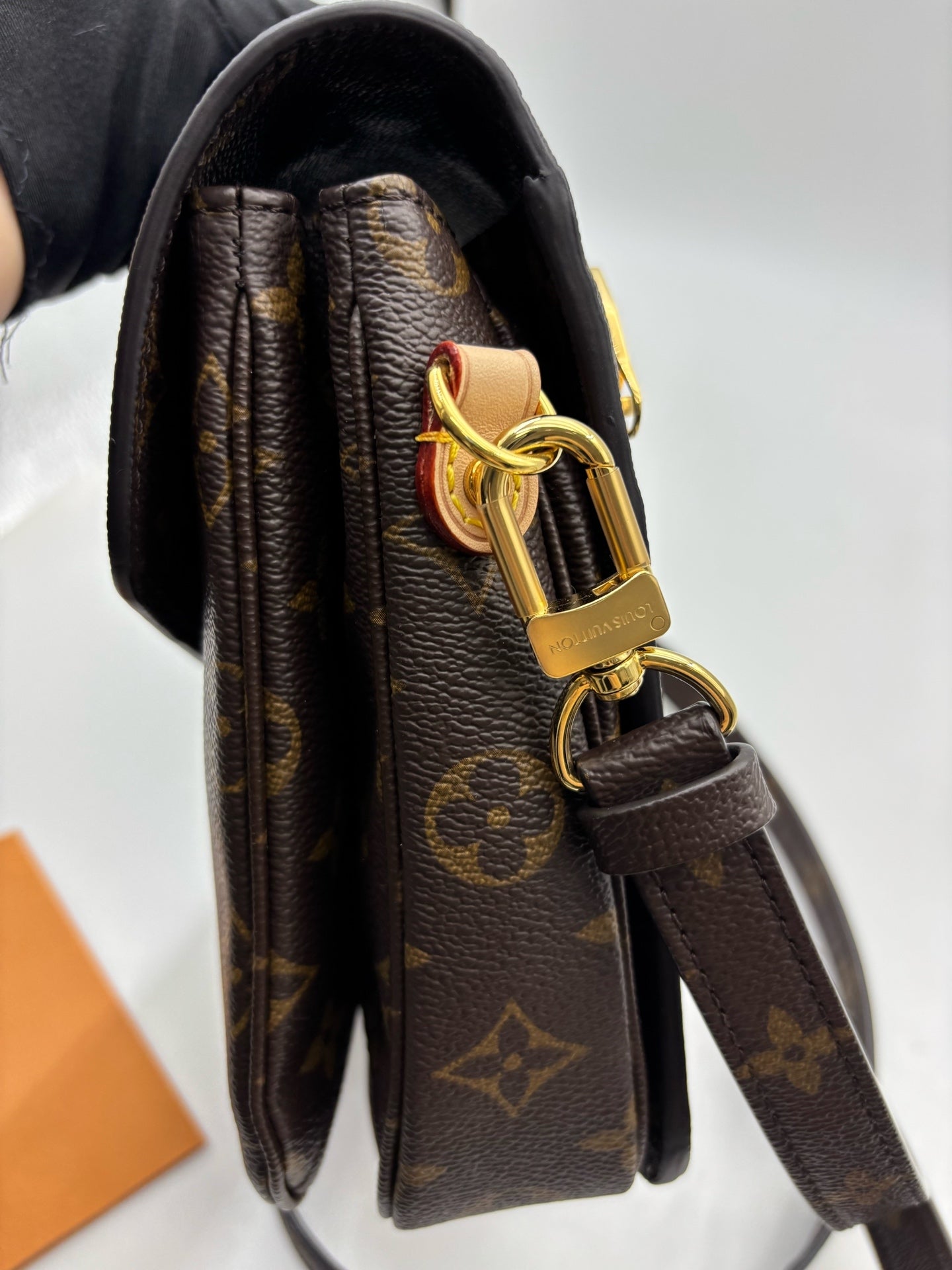 Louis Vuitton - Pochette Metis - Leather - Brown - (small)