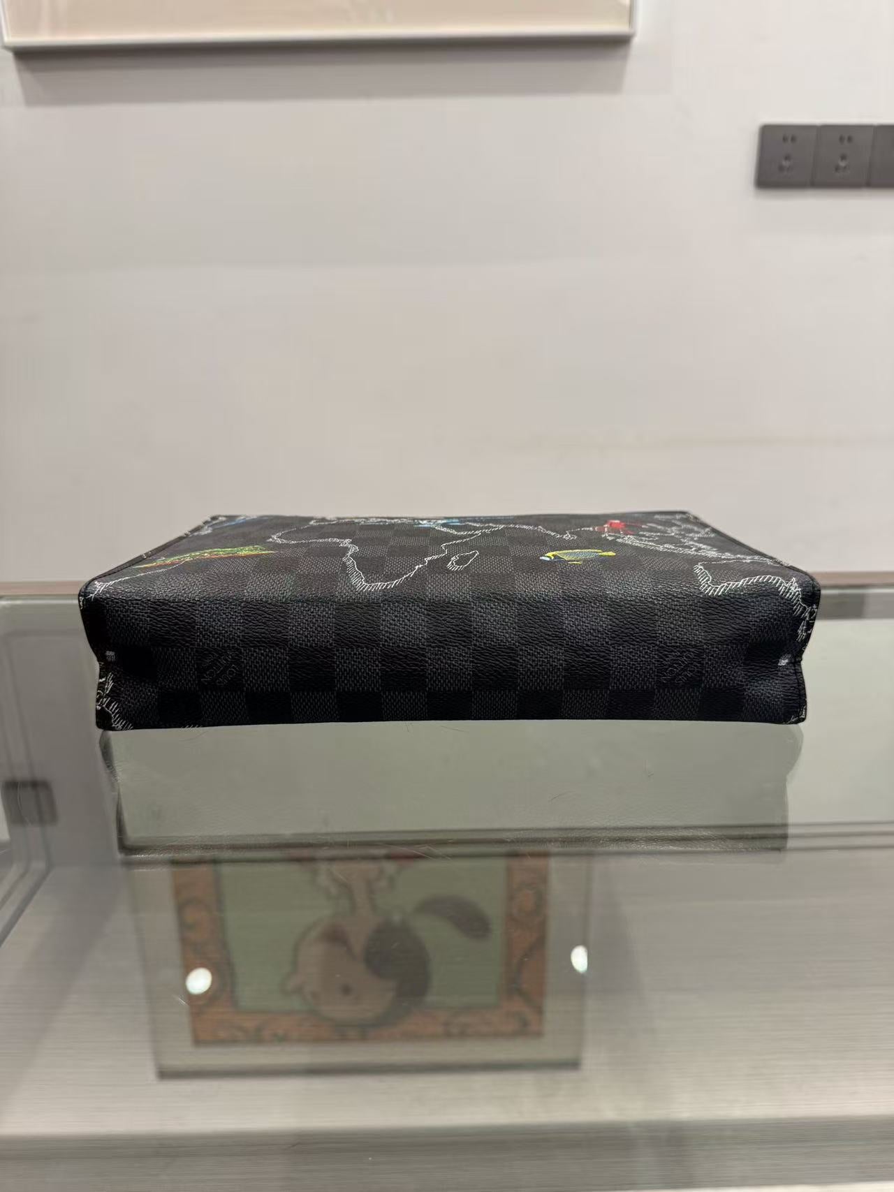 Louis Vuitton - Pochette Voyage - Coated canvas with leather trim - Multicolour with Black and Grey - (Medium)
