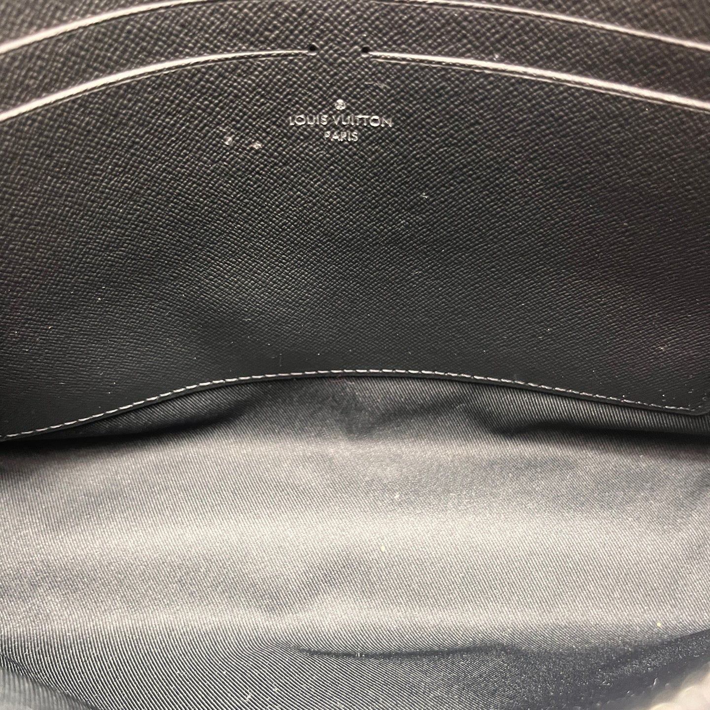 Louis Vuitton - Pochette Voyage MM - Coated canvas with leather trim - Grey - (Medium)