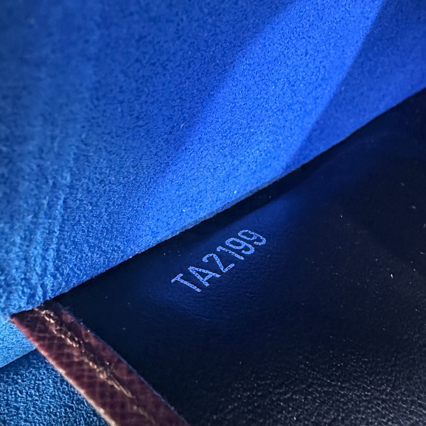 Louis Vuitton - Pochette Voyage MM - Leather - Navy - (medium)