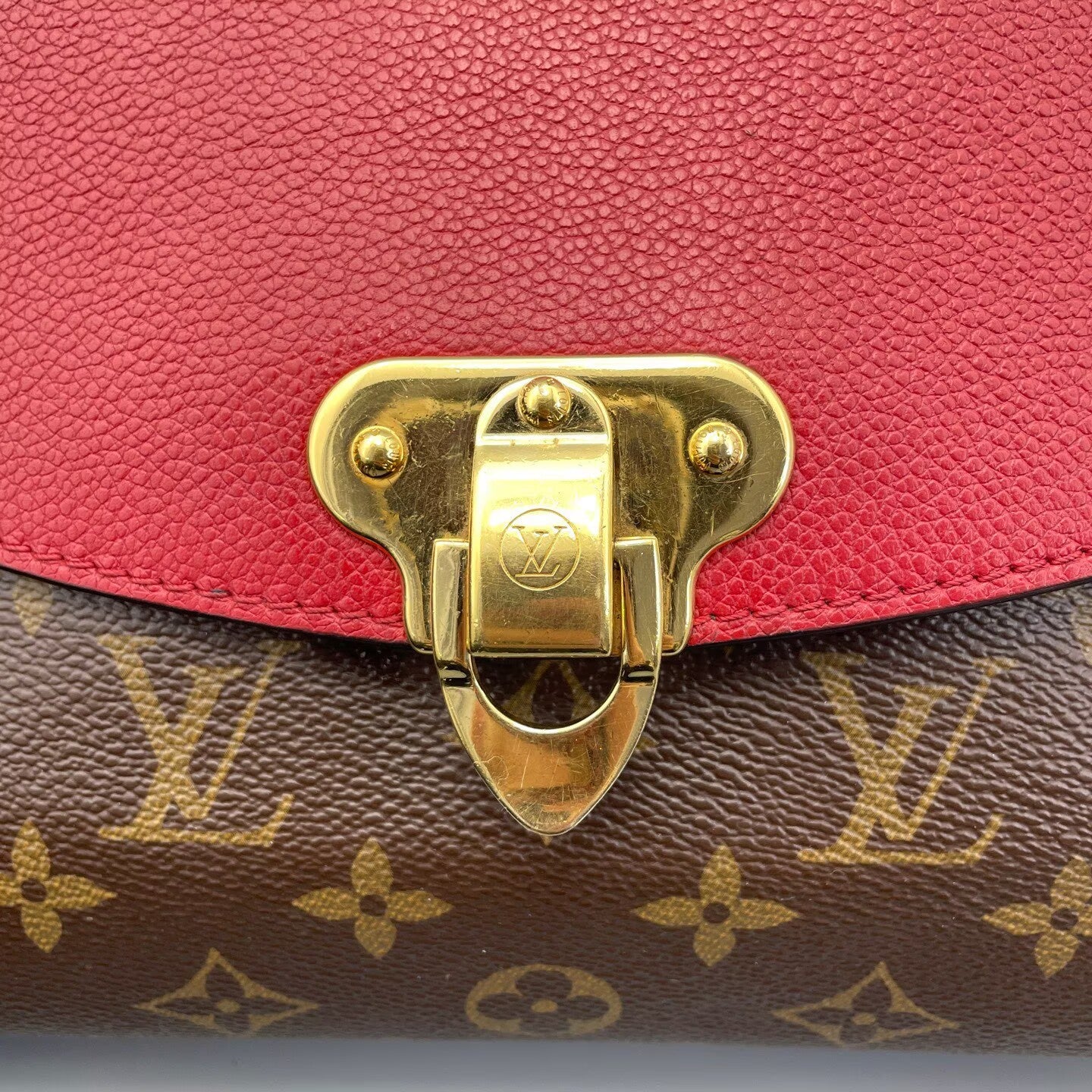 Louis Vuitton - Saint Placide Chain Bag - Monogram coated canvas and grained cowhide leather - Monogram Brown with Red accents - (Medium)