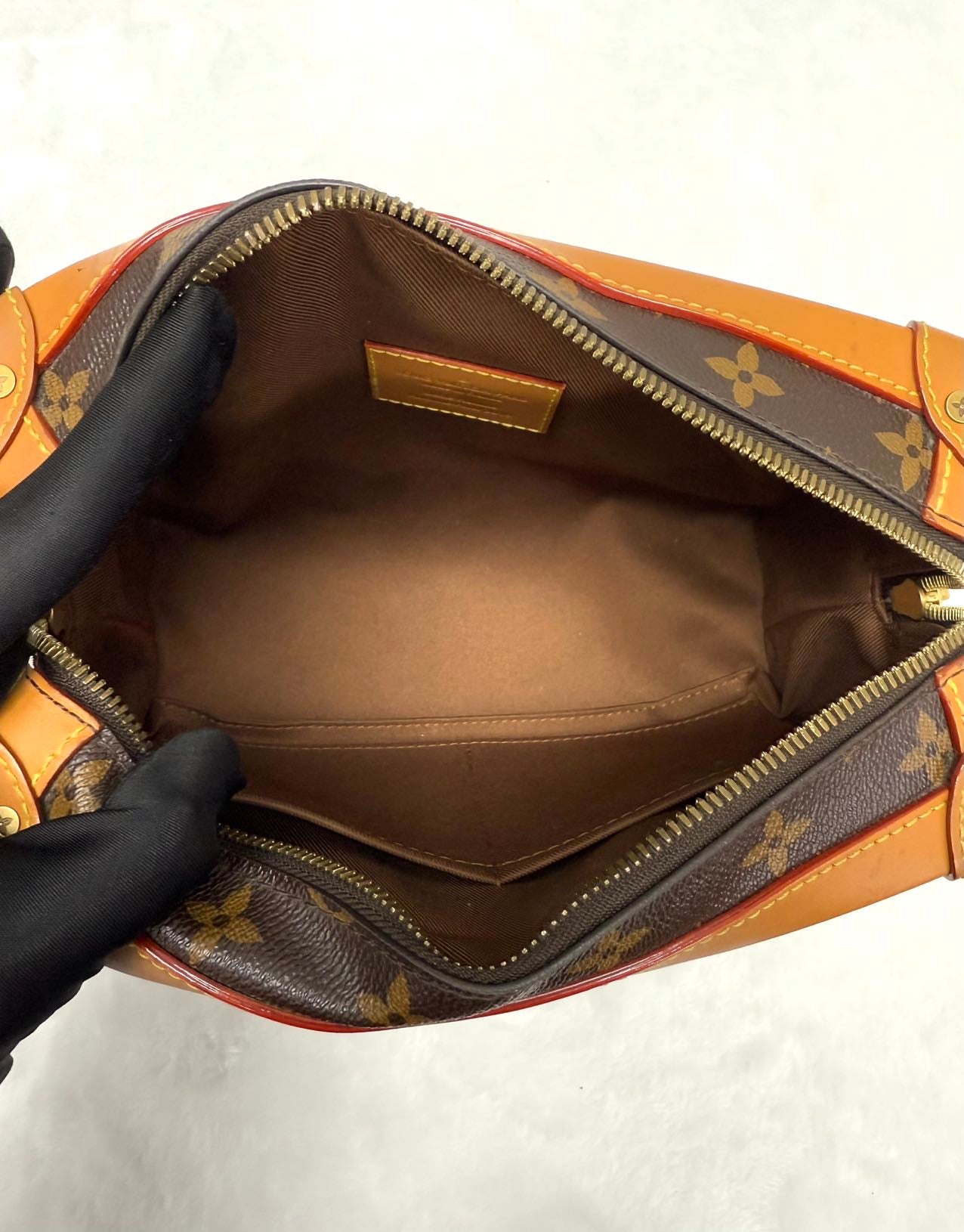 Louis Vuitton - Soft Trunk - Leather - Brown - (medium)