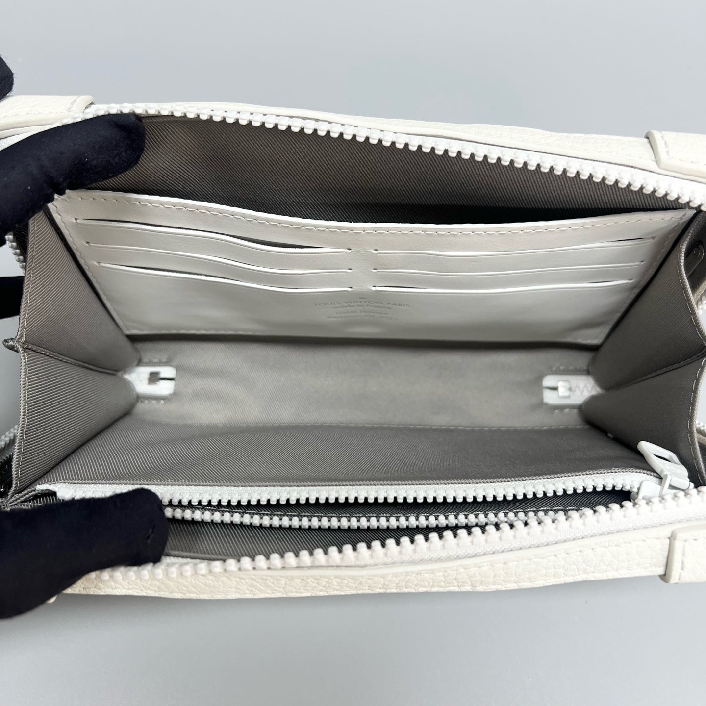 Louis Vuitton - Soft Trunk Wallet - Leather - White - (mini)