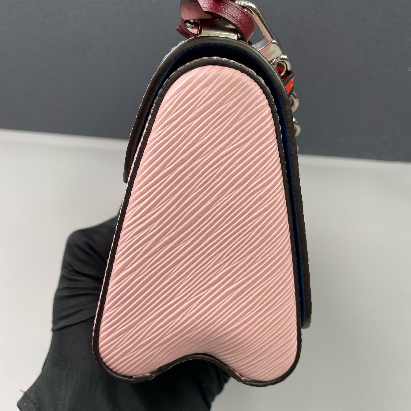 Louis Vuitton - Twist Chain Wallet - Epi leather - Pink with Silver-Tone Hardware - (mini)