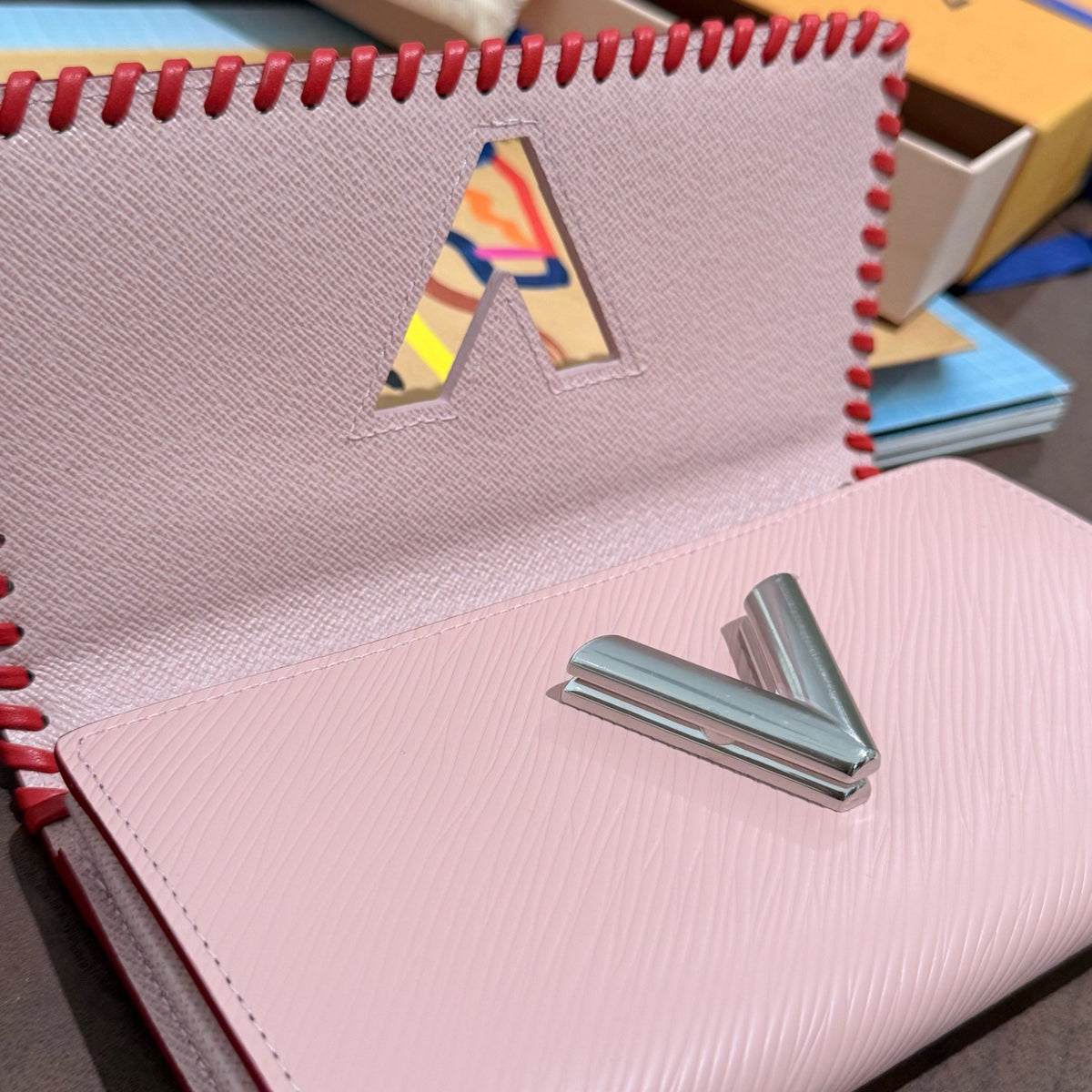 Louis Vuitton - Twist - Leather - Pink