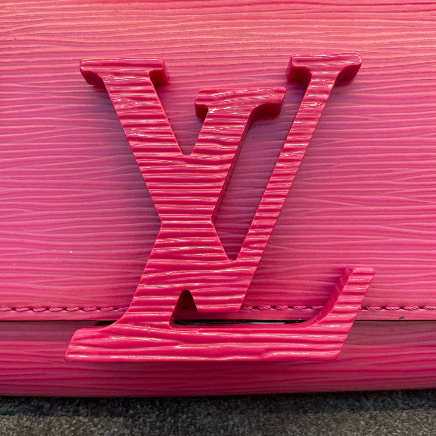 Louis Vuitton - Twist - Leather - Pink - (mini)