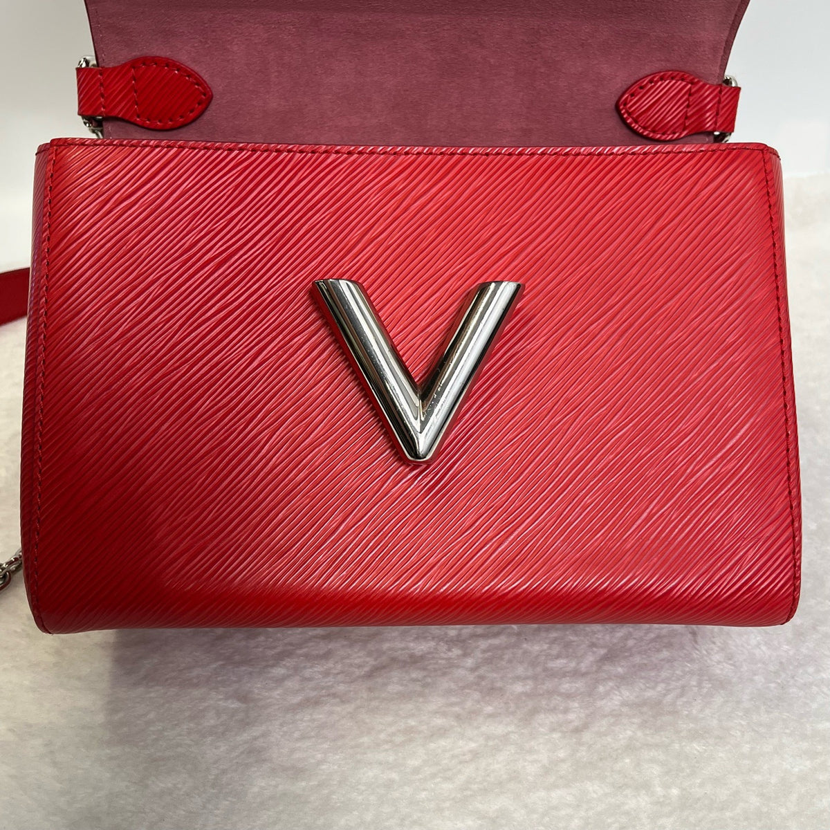 Louis Vuitton - Twist Medium - Leather - Red - (medium)