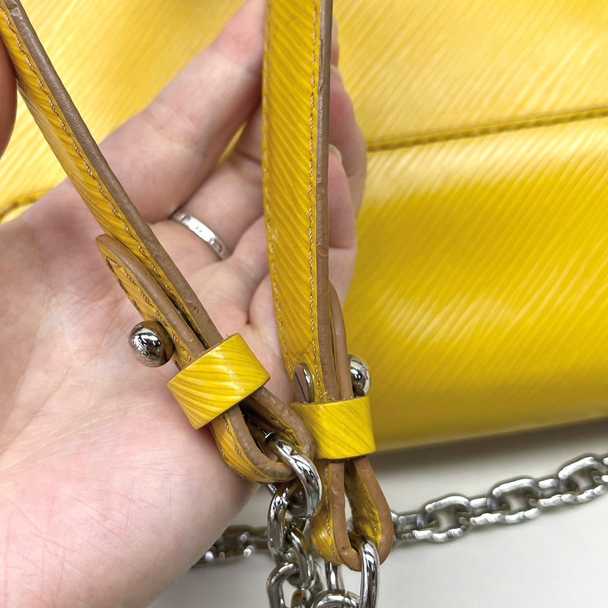 Louis Vuitton - Twist Small - Leather - Yellow - (small)