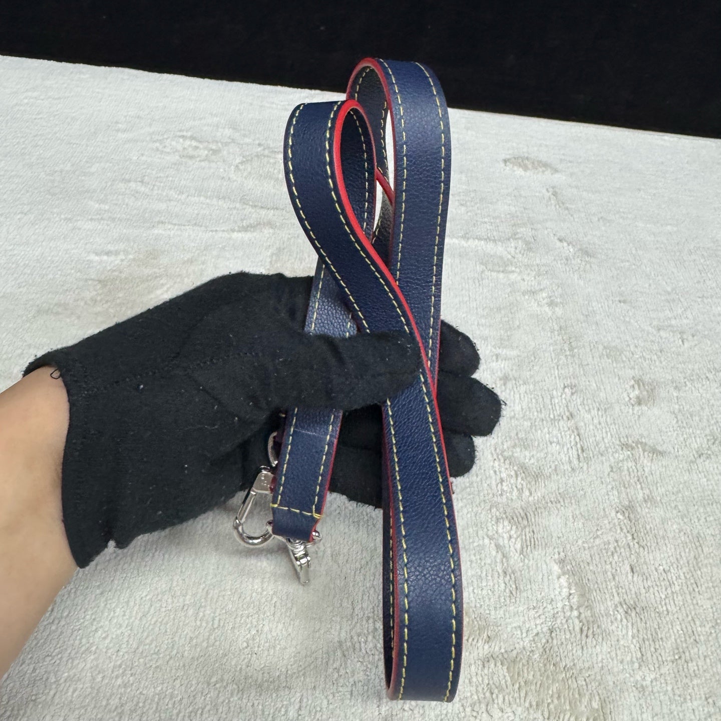 Louis Vuitton - Twist Tote - Leather - Navy - (medium)