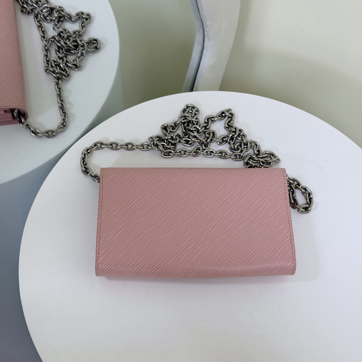 Louis Vuitton - Twist WOC - Leather - Pink - (small)
