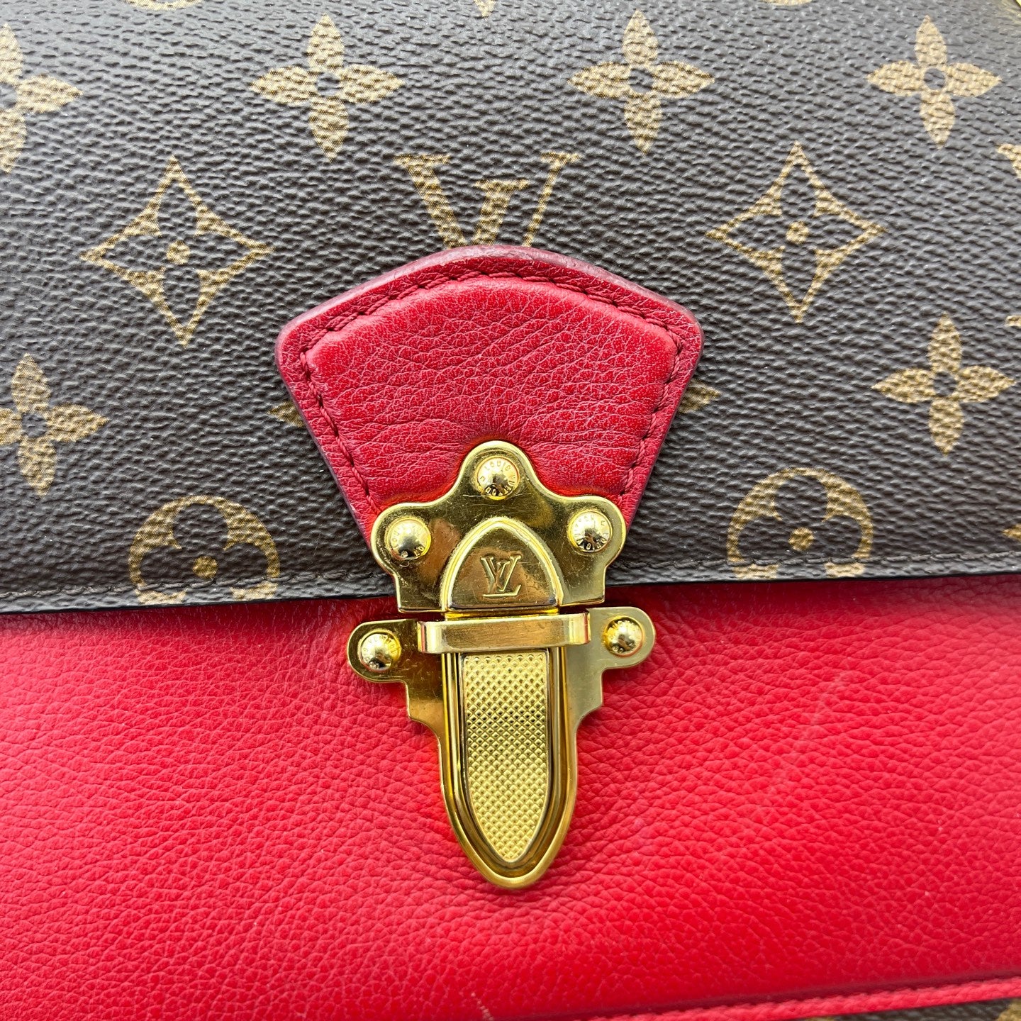 Louis Vuitton - Victoria Chain Bag - Monogram coated canvas and leather - Brown and Red - (Medium)