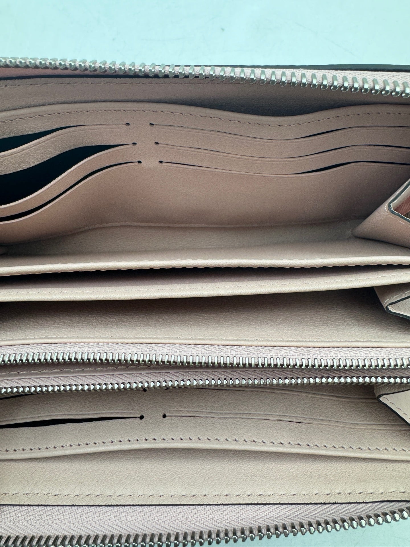Louis Vuitton - Zippy - Calf leather - Pink - (Small)