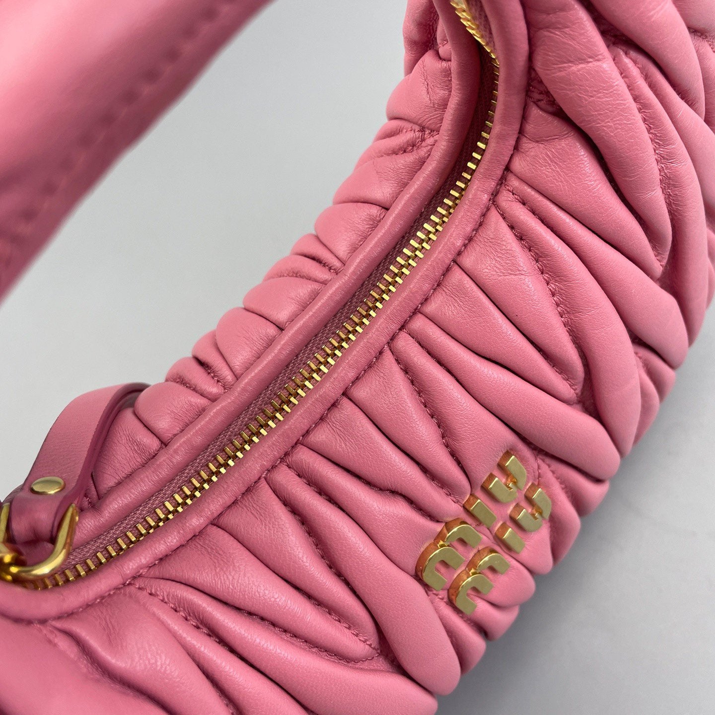 Miu Miu - Hobo Bag - Pleated leather - Pink - (Mini)
