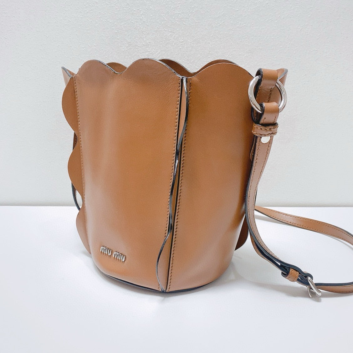 Miu Miu - Wavy Edge Petal Bucket Bag - Leather - Brown - (small)